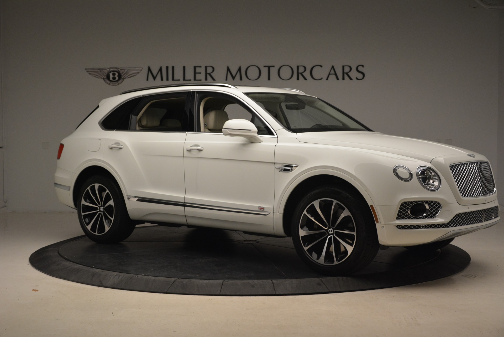 Used-2018-Bentley-Bentayga-Signature