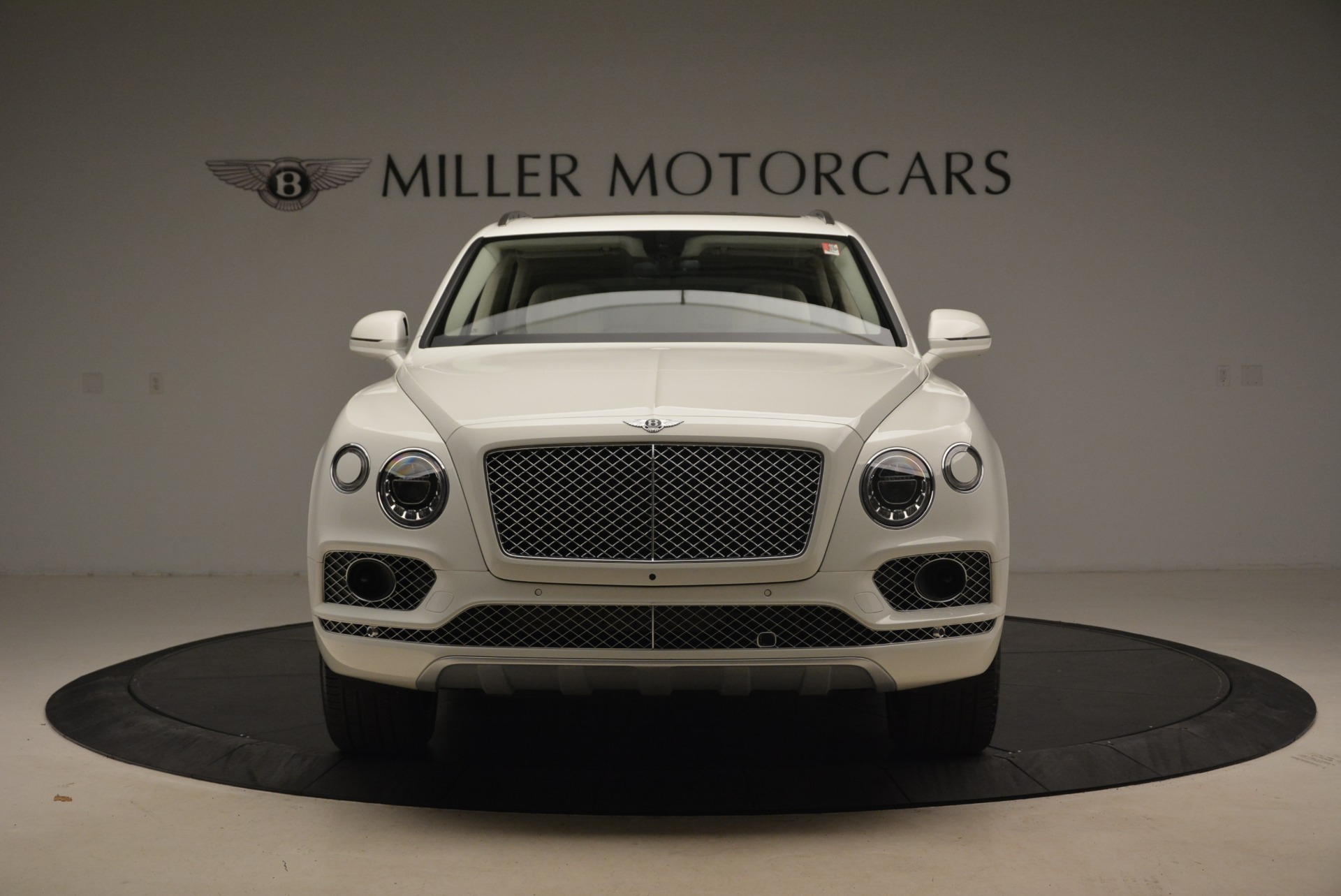 Used-2018-Bentley-Bentayga-Signature