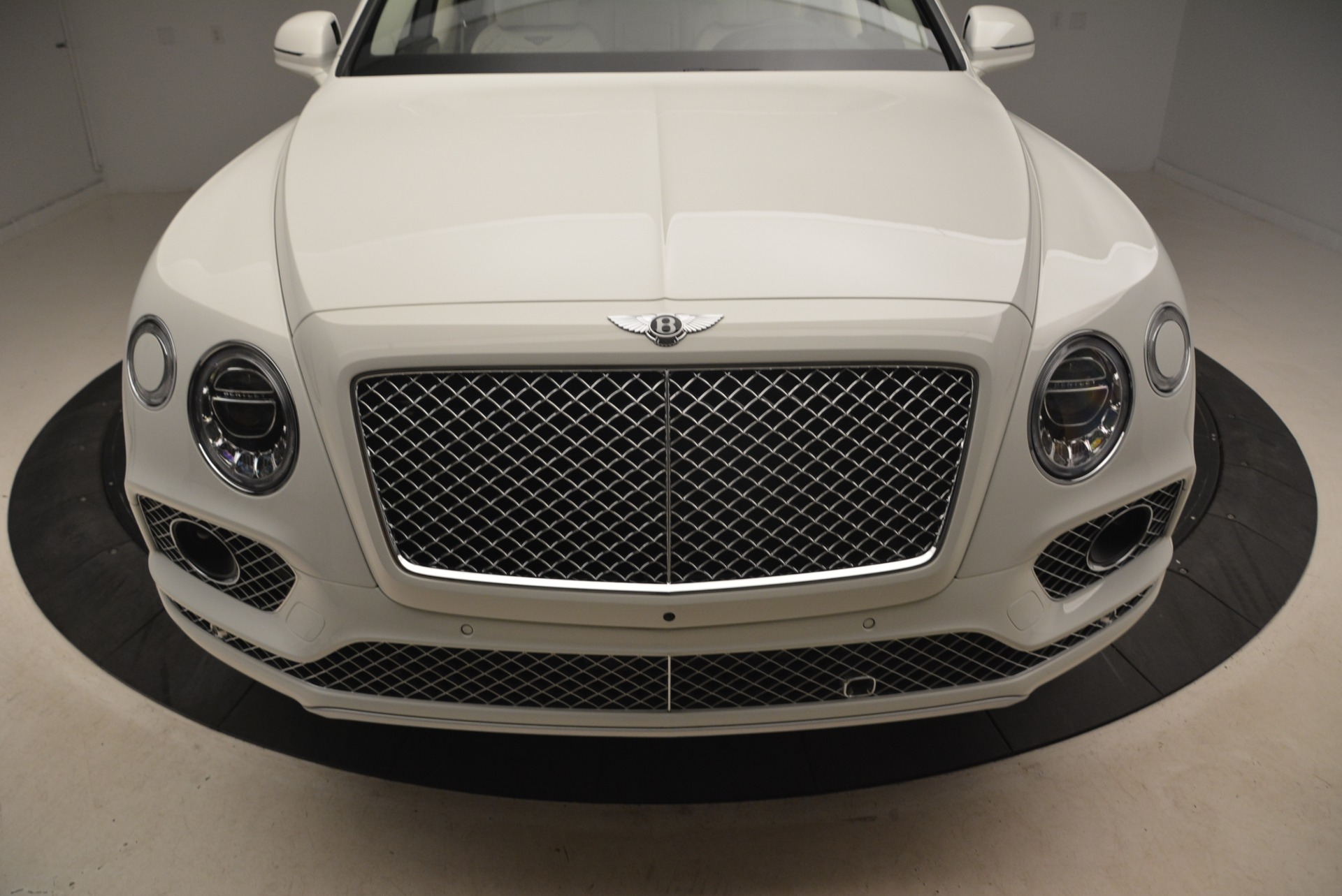 Used-2018-Bentley-Bentayga-Signature