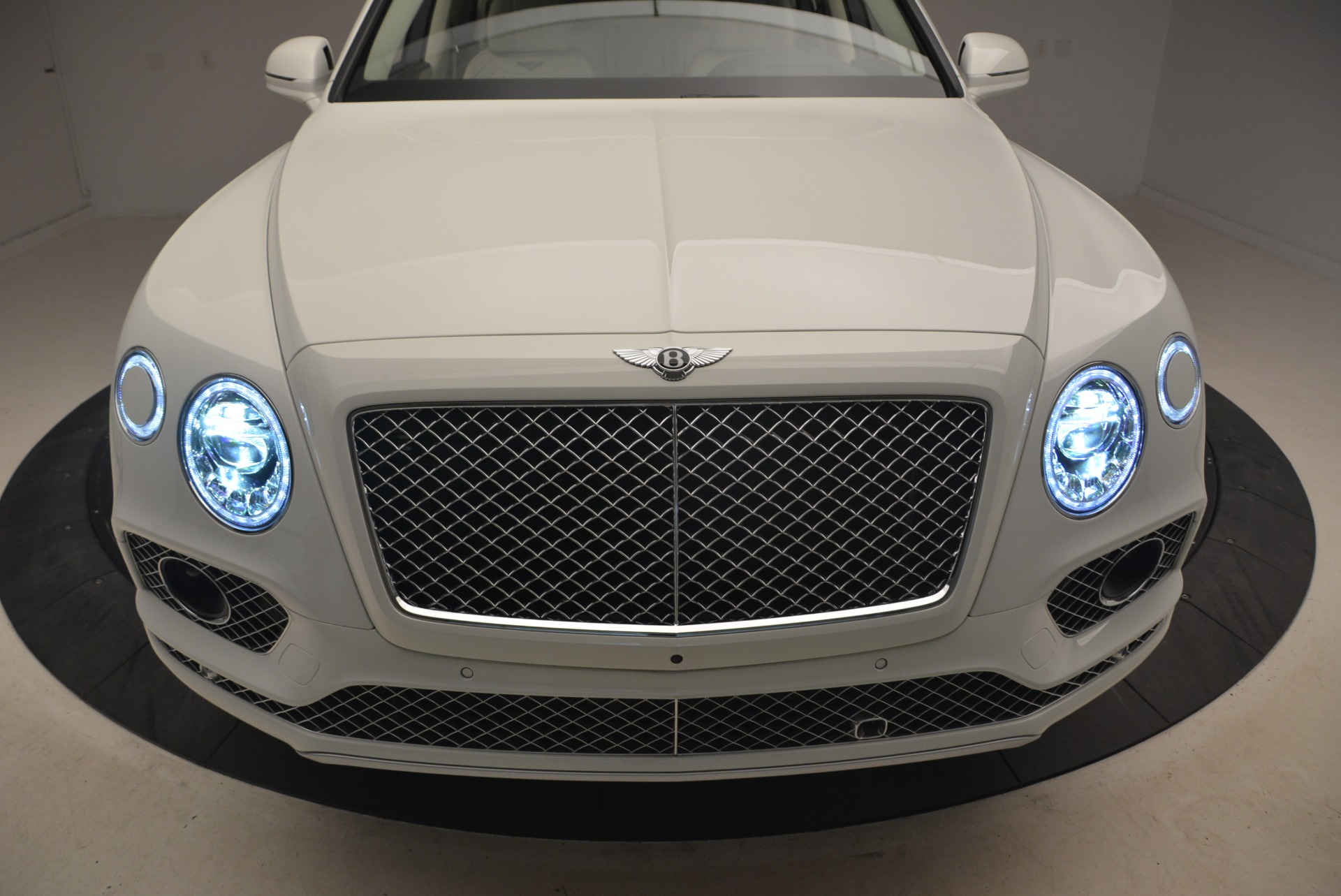 Used-2018-Bentley-Bentayga-Signature