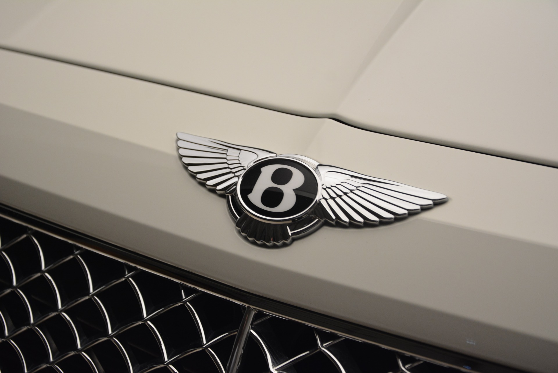 Used-2018-Bentley-Bentayga-Signature