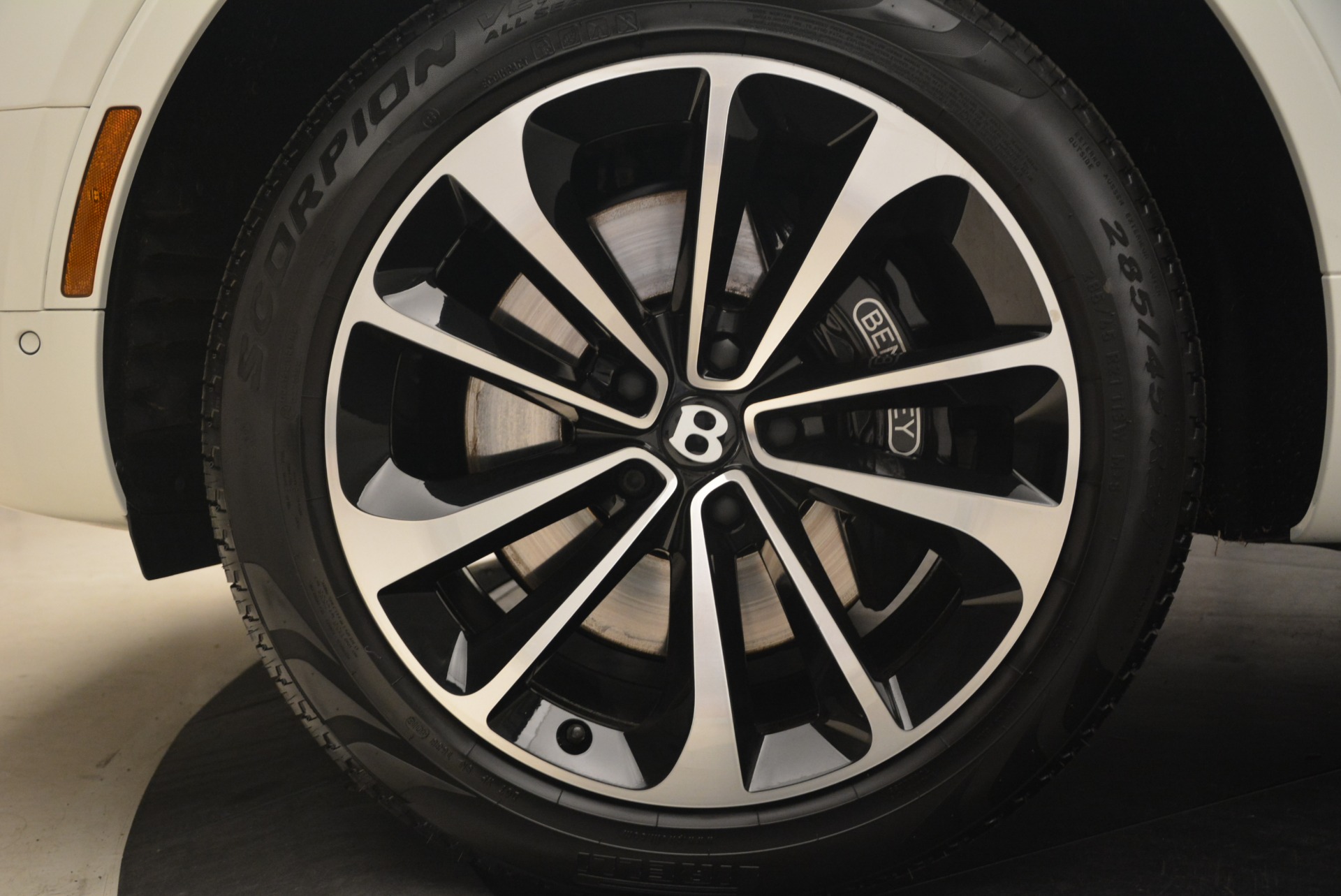 Used-2018-Bentley-Bentayga-Signature