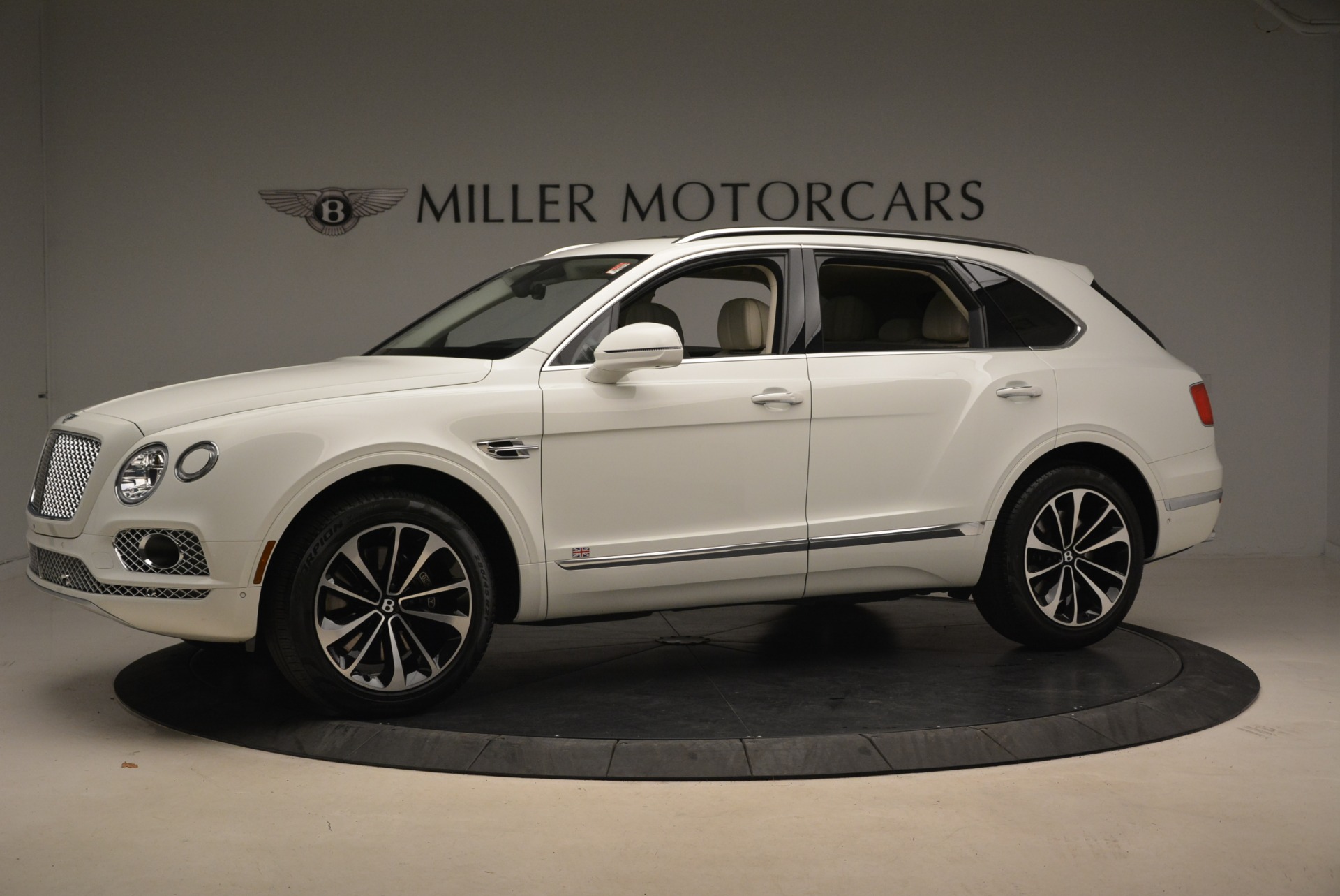 Used-2018-Bentley-Bentayga-Signature