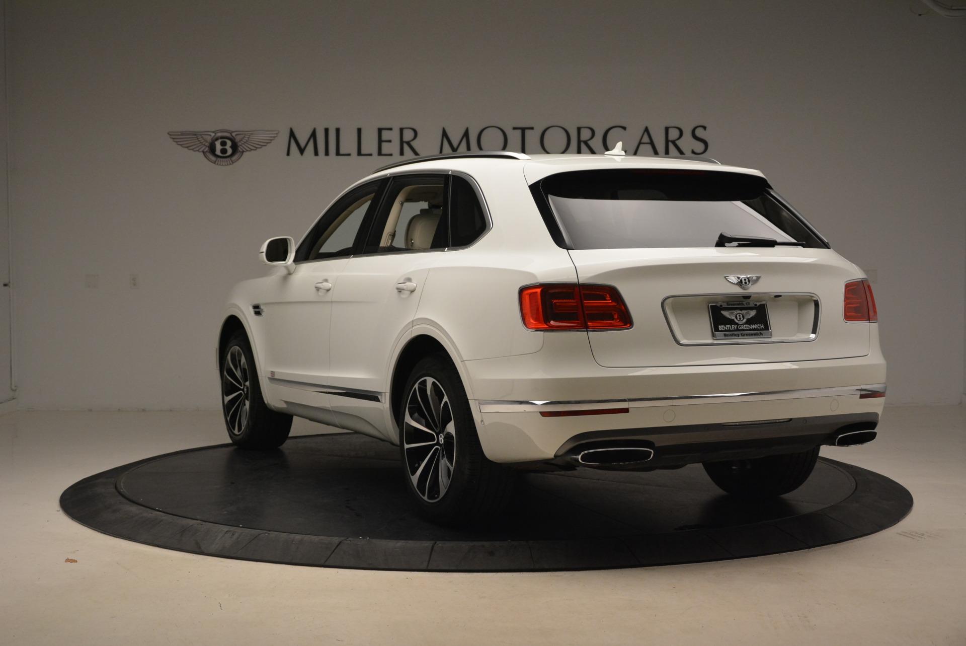 Used-2018-Bentley-Bentayga-Signature