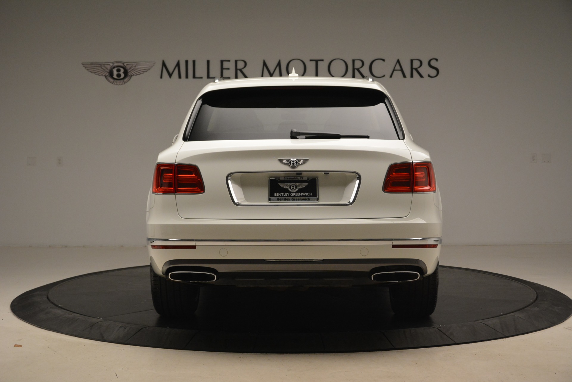 Used-2018-Bentley-Bentayga-Signature