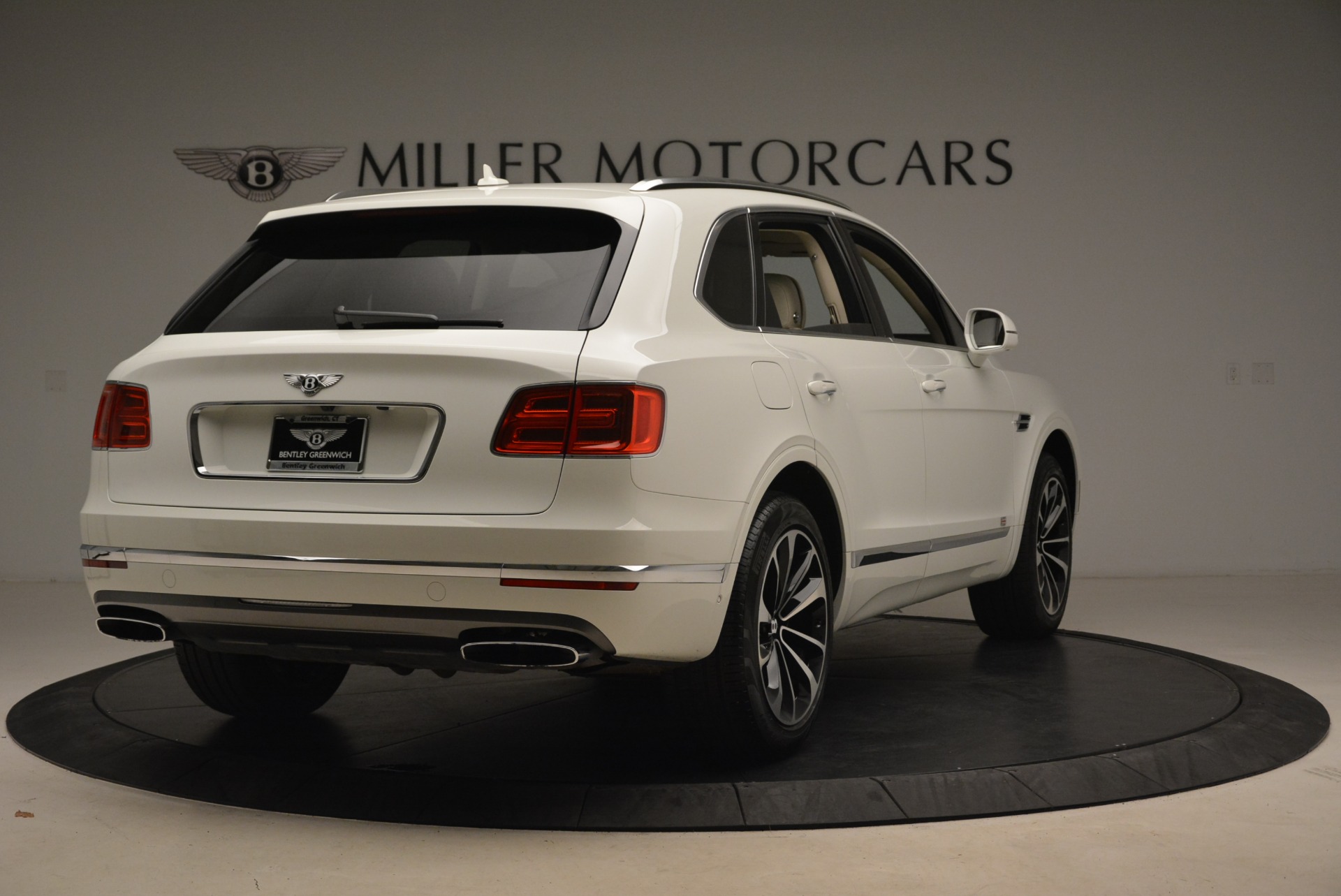 Used-2018-Bentley-Bentayga-Signature