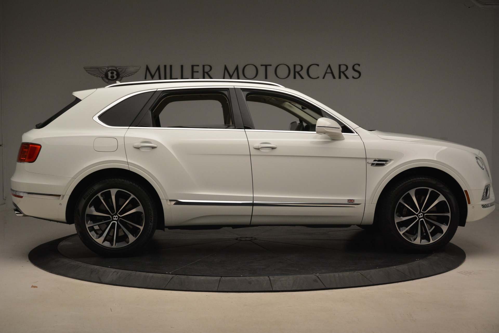 Used-2018-Bentley-Bentayga-Signature