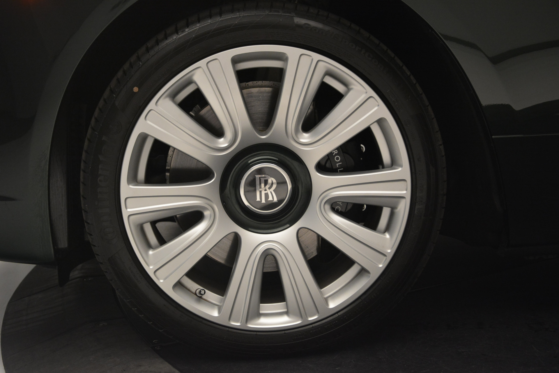 Used-2018-Rolls-Royce-Dawn