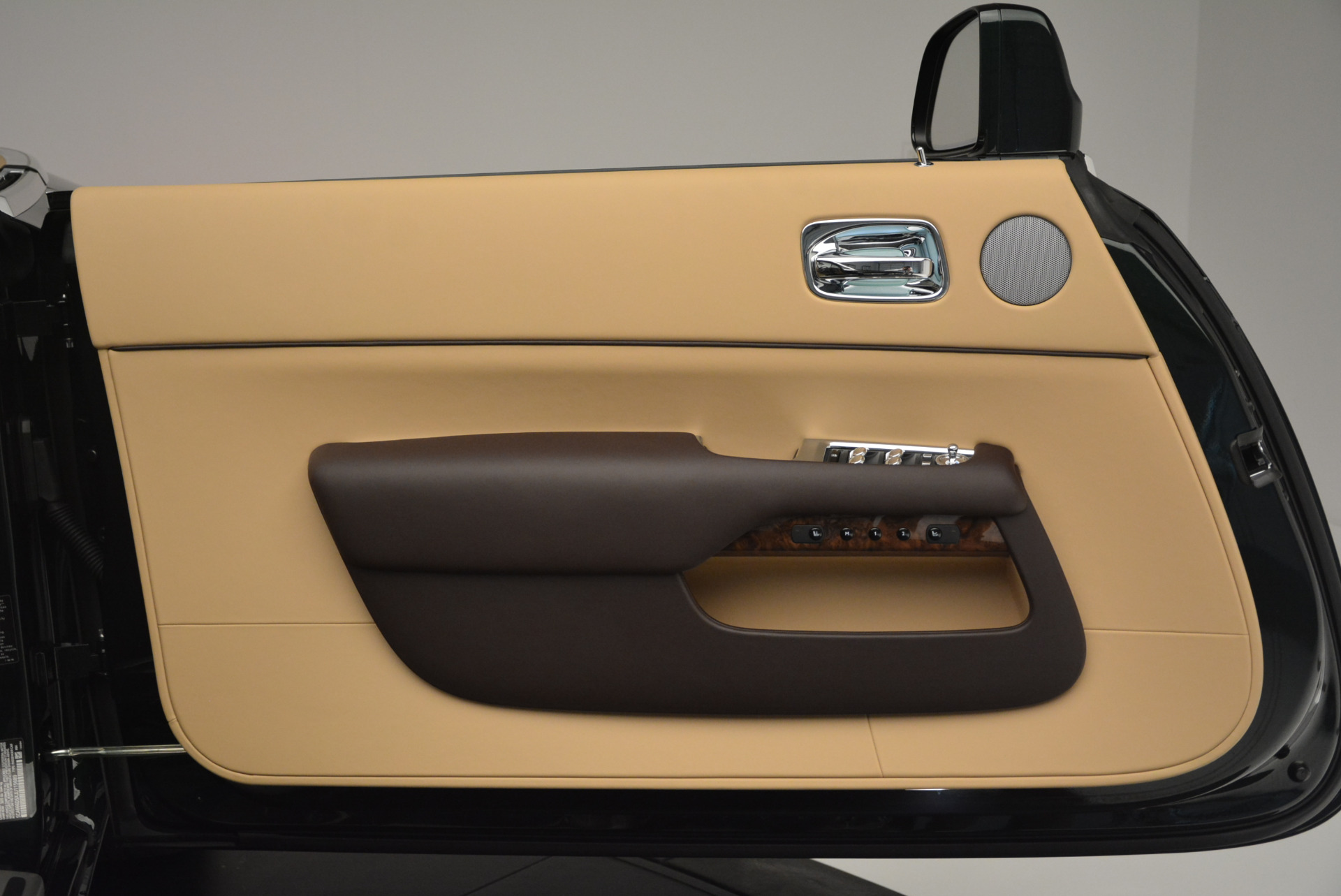 Used-2018-Rolls-Royce-Dawn