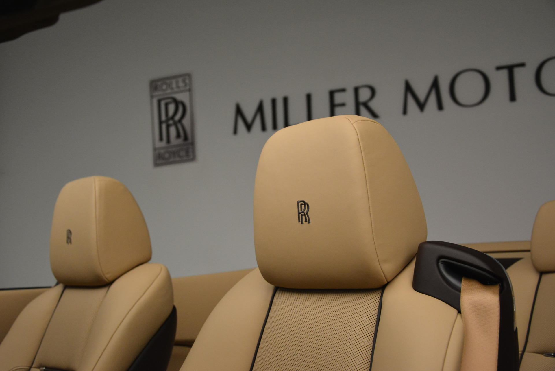 Used-2018-Rolls-Royce-Dawn