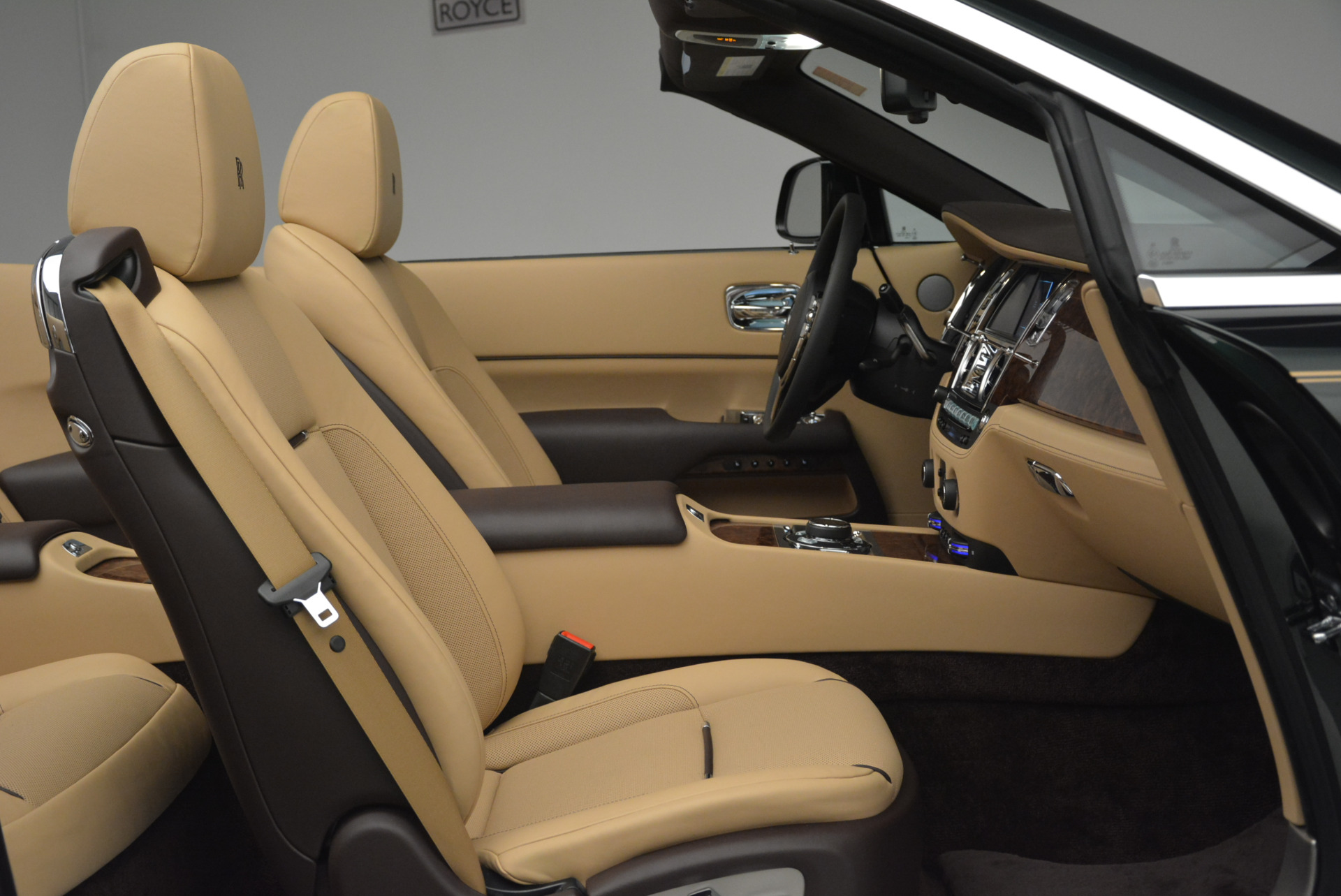 Used-2018-Rolls-Royce-Dawn