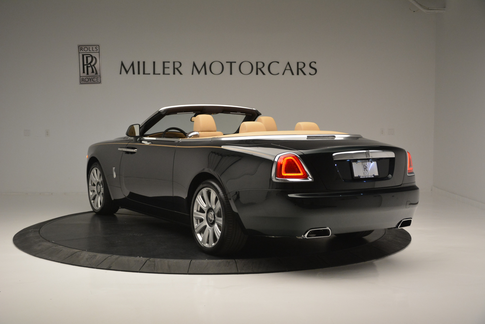 Used-2018-Rolls-Royce-Dawn