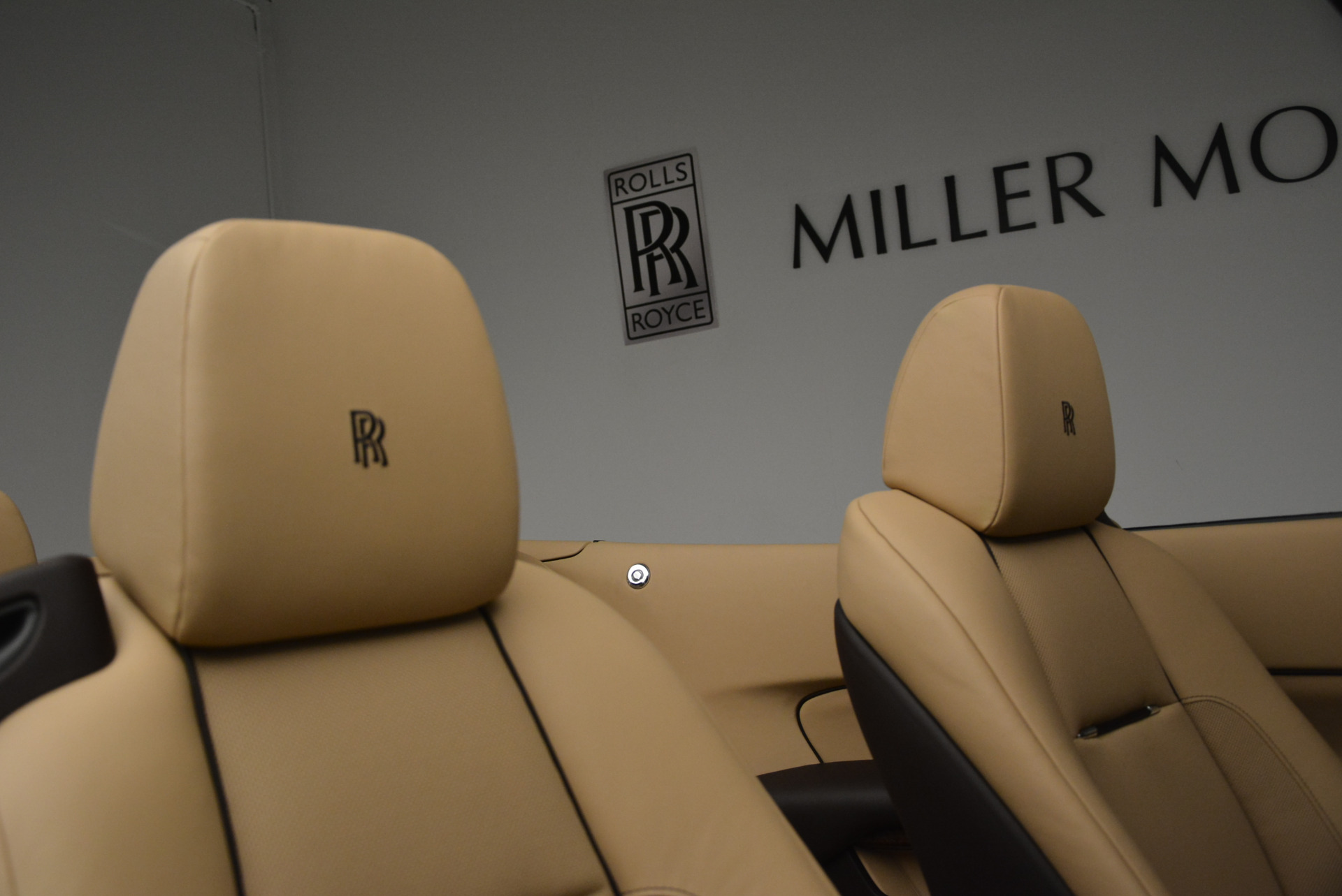 Used-2018-Rolls-Royce-Dawn