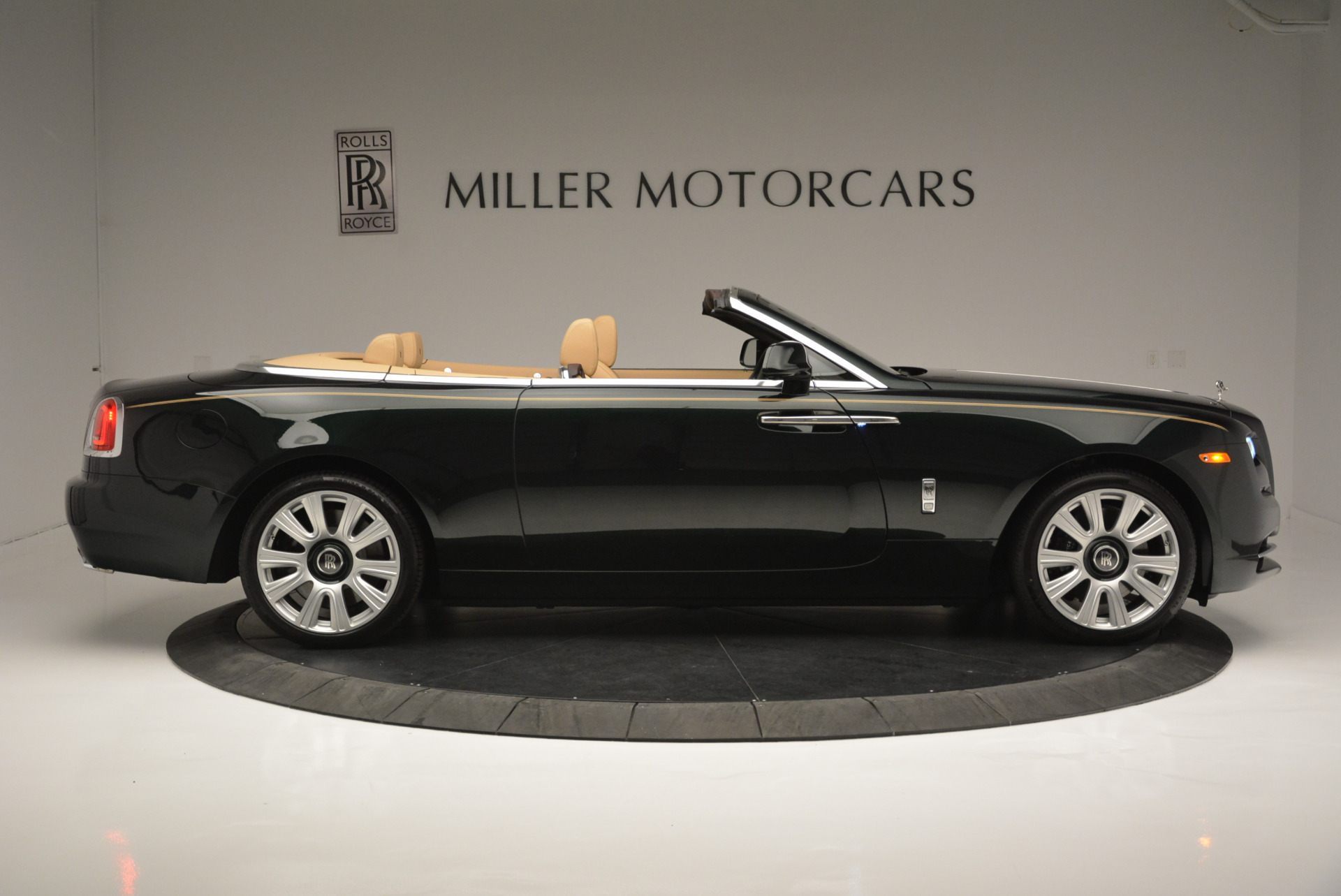 Used-2018-Rolls-Royce-Dawn