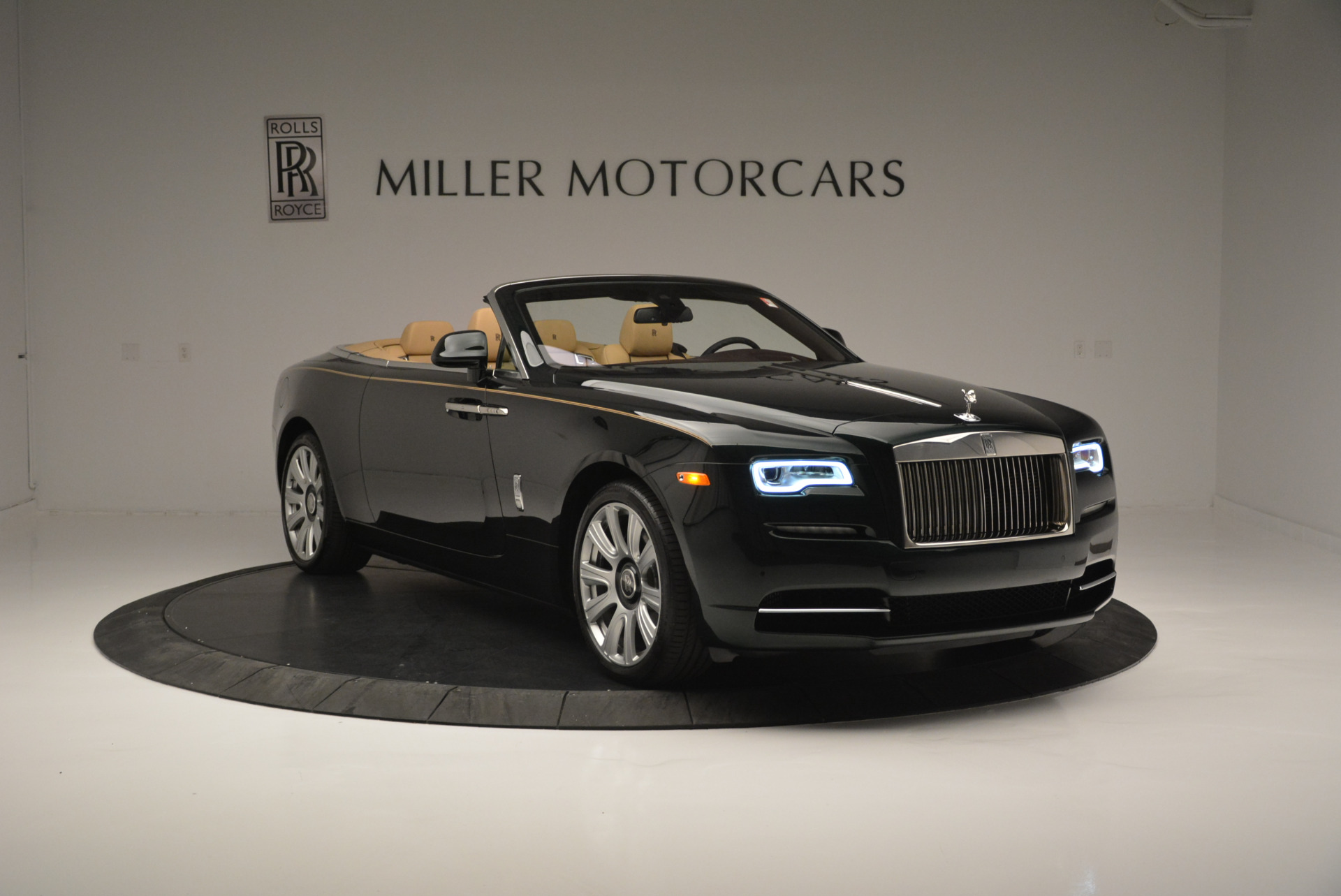 Used-2018-Rolls-Royce-Dawn