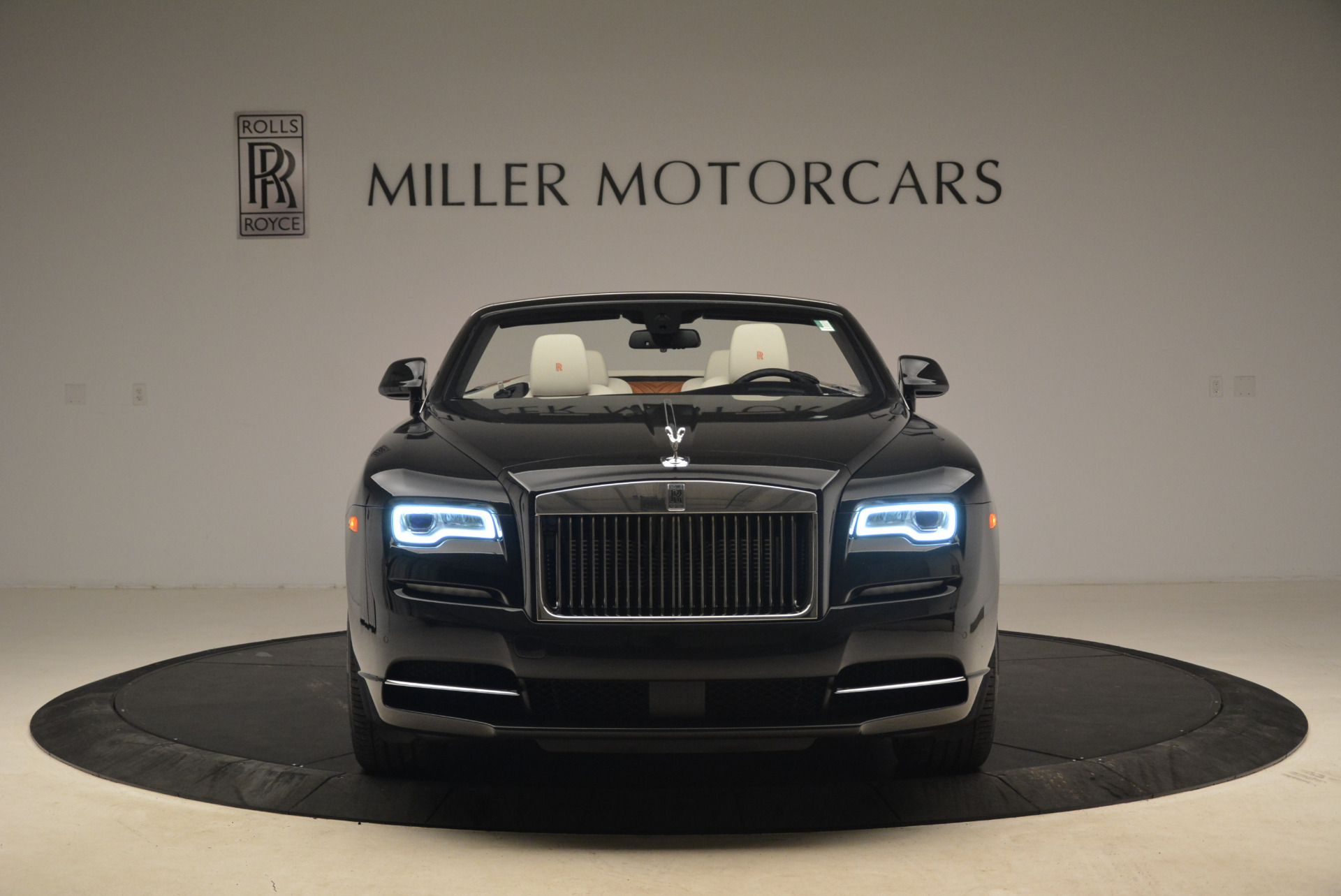 Used-2016-Rolls-Royce-Dawn