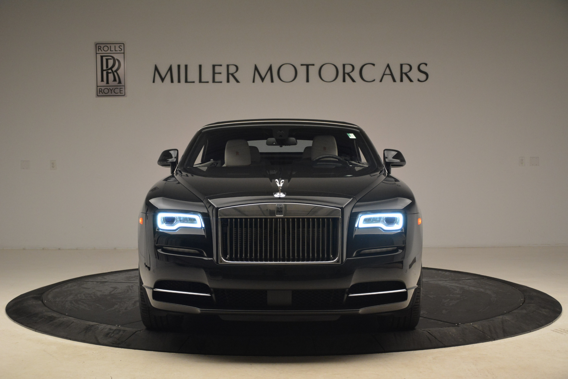 Used-2016-Rolls-Royce-Dawn