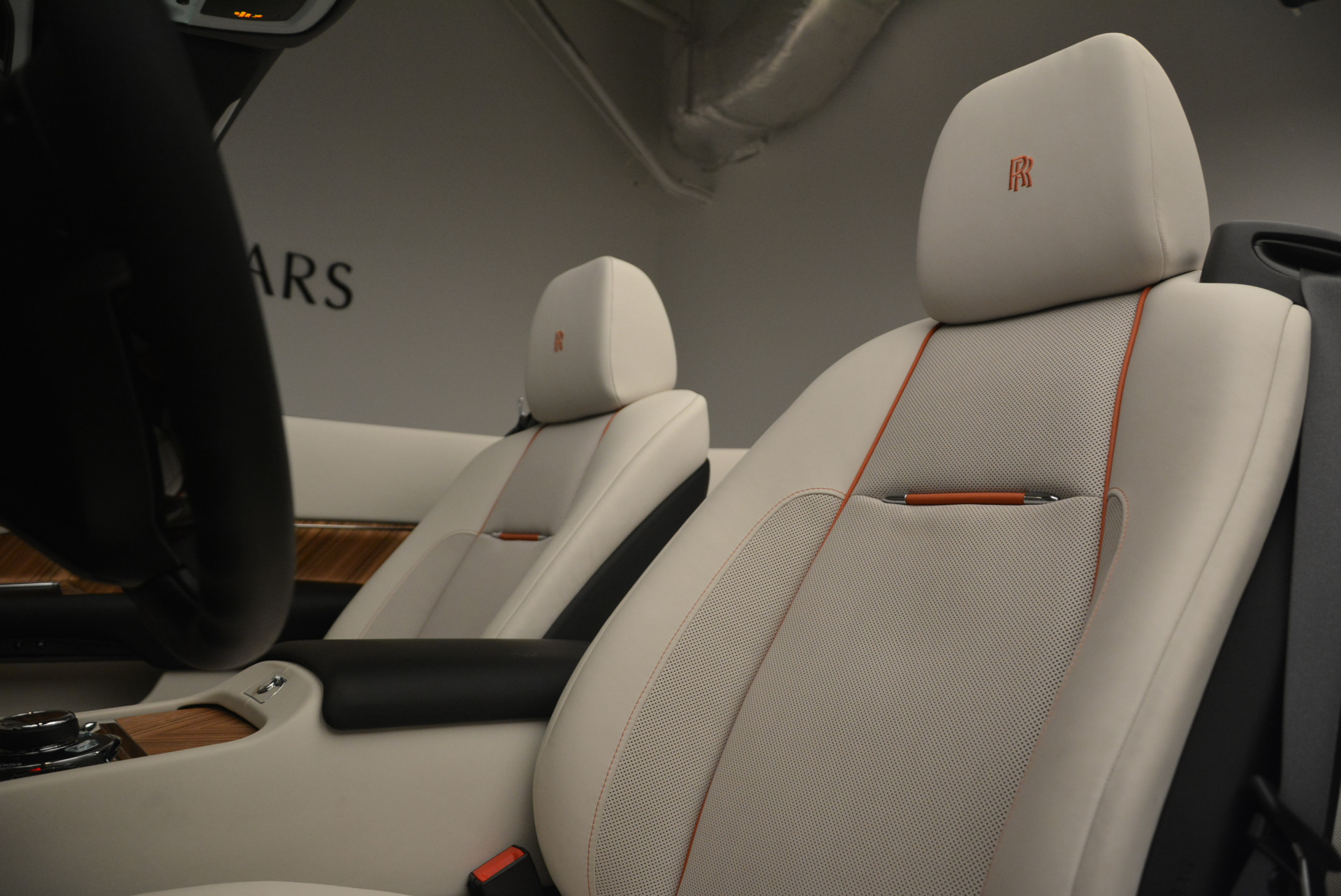 Used-2016-Rolls-Royce-Dawn