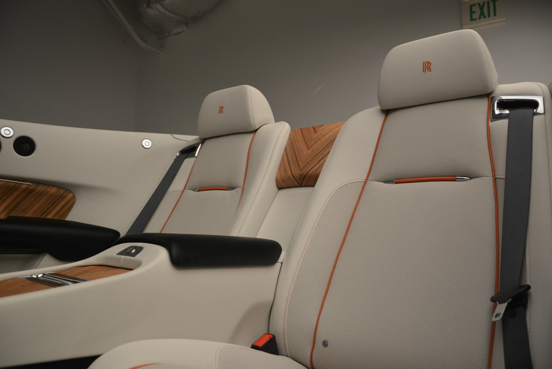 Used-2016-Rolls-Royce-Dawn