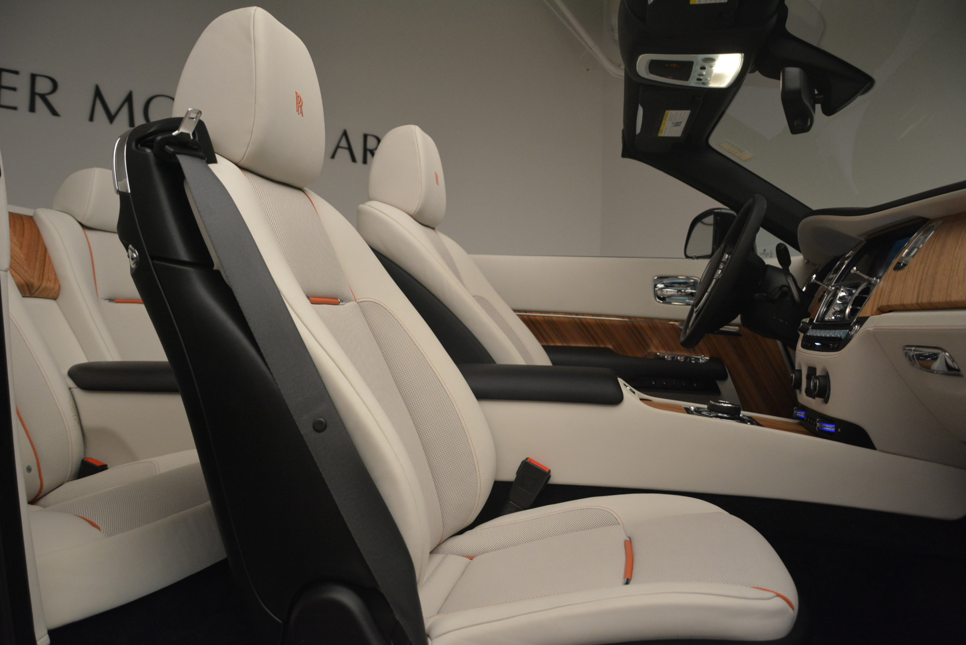 Used-2016-Rolls-Royce-Dawn