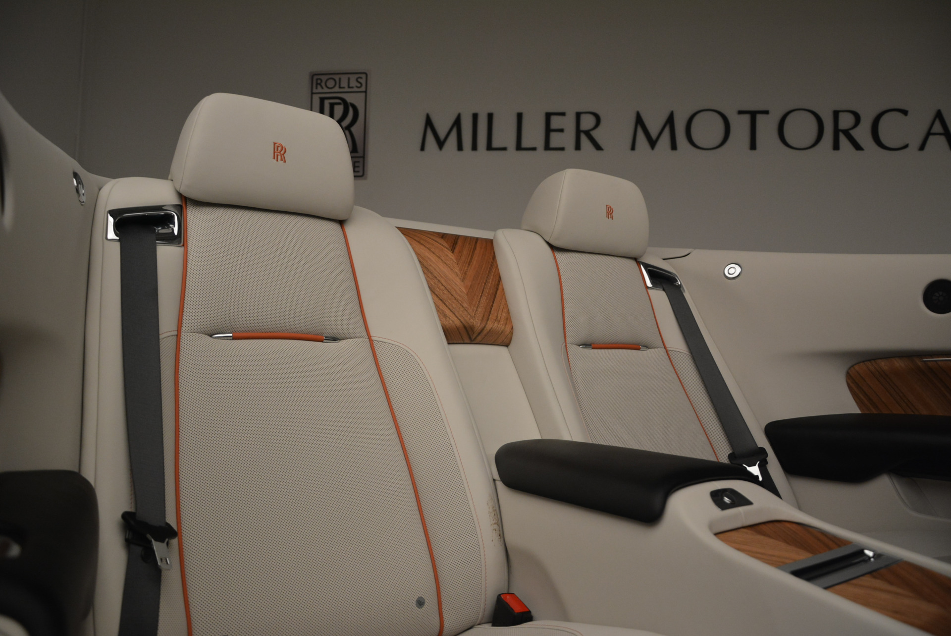 Used-2016-Rolls-Royce-Dawn