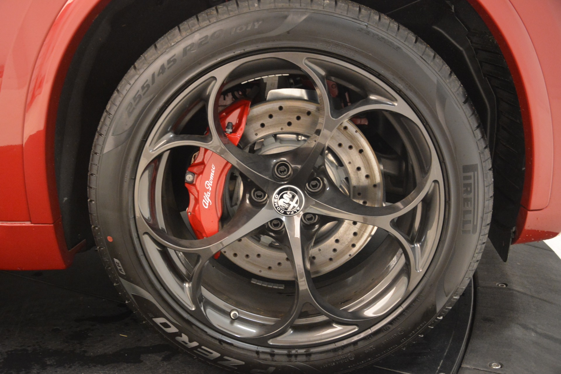 New-2018-Alfa-Romeo-Stelvio-Quadrifoglio