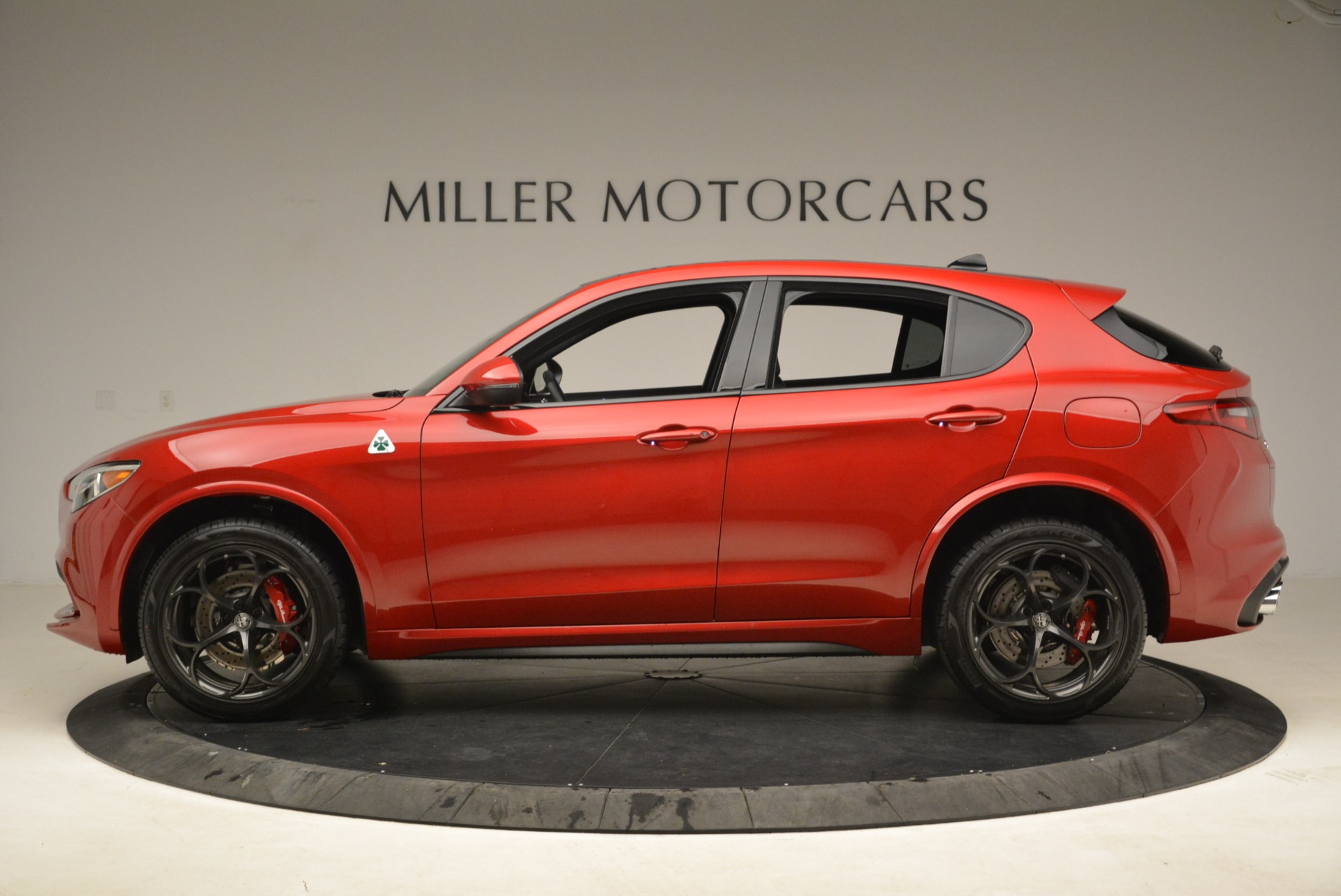 New-2018-Alfa-Romeo-Stelvio-Quadrifoglio