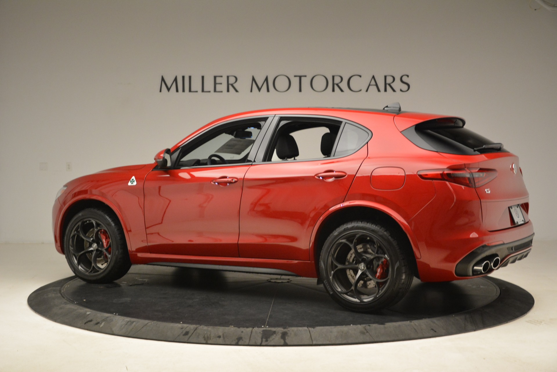 New-2018-Alfa-Romeo-Stelvio-Quadrifoglio