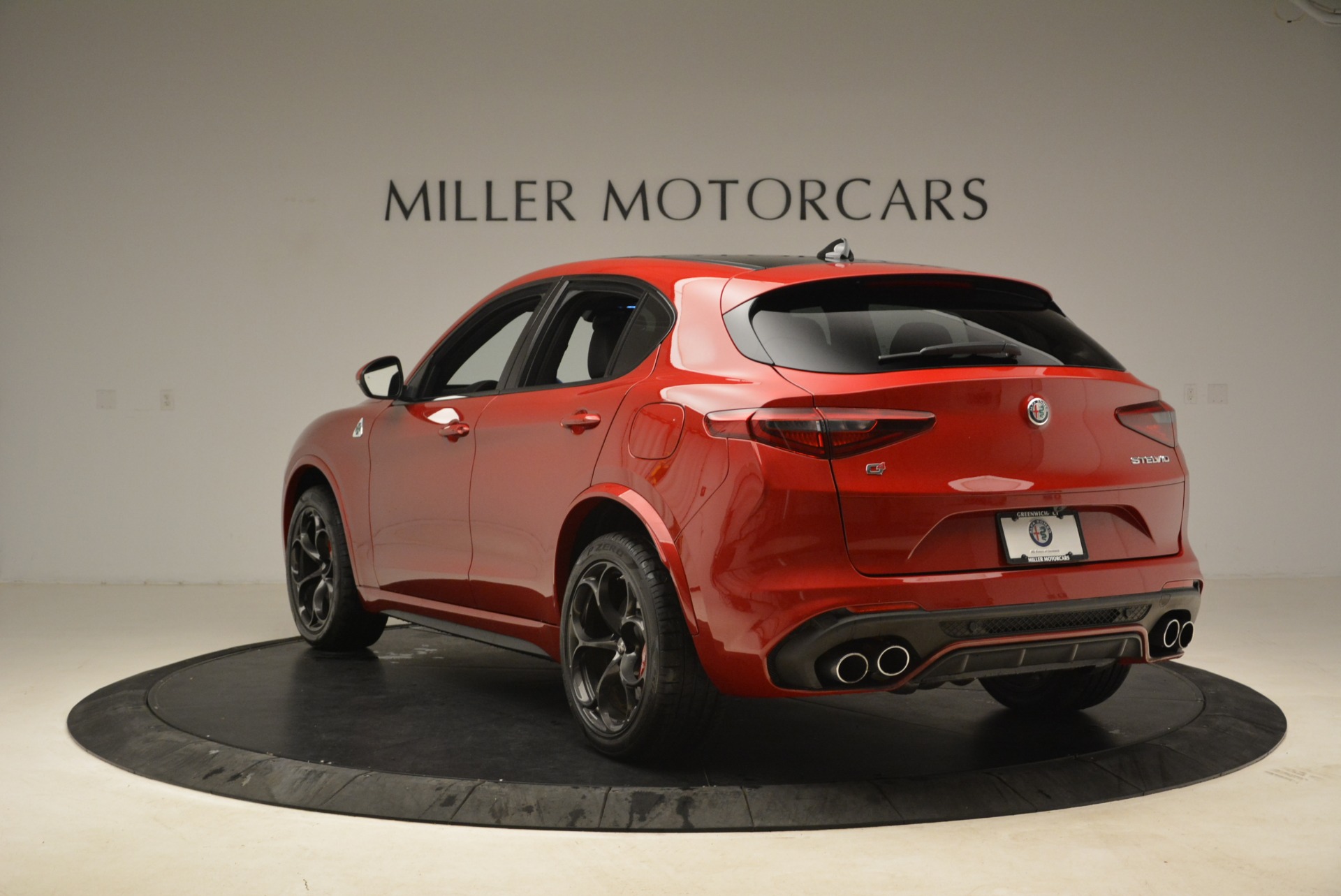 New-2018-Alfa-Romeo-Stelvio-Quadrifoglio