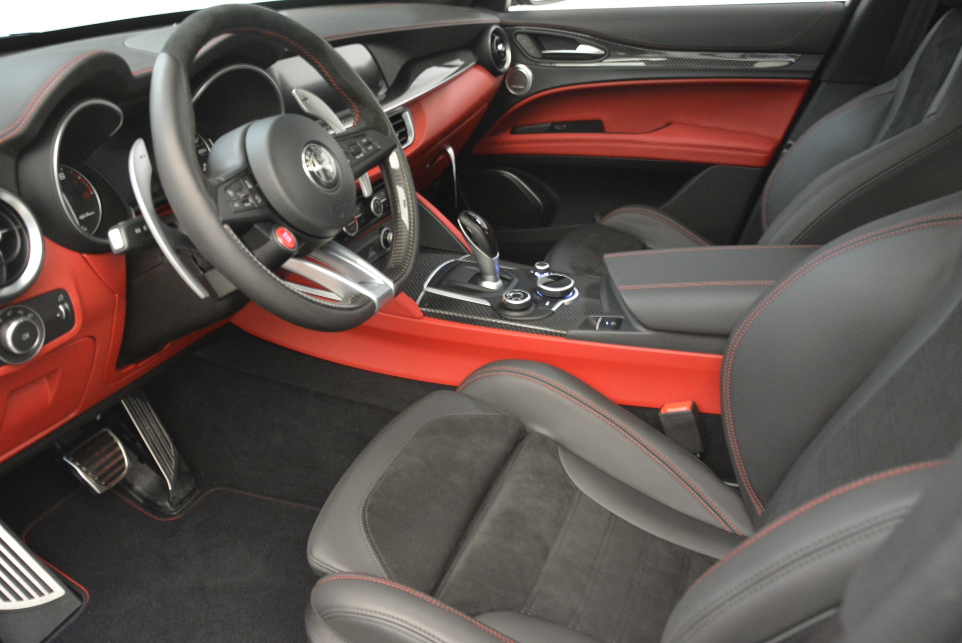 New-2018-Alfa-Romeo-Stelvio-Quadrifoglio