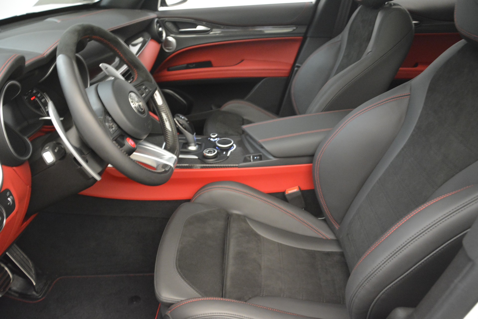 New-2018-Alfa-Romeo-Stelvio-Quadrifoglio