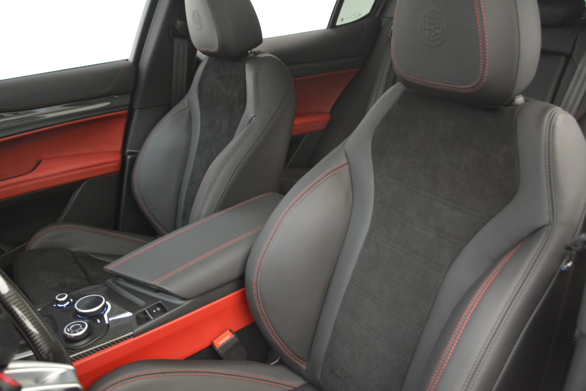 New-2018-Alfa-Romeo-Stelvio-Quadrifoglio