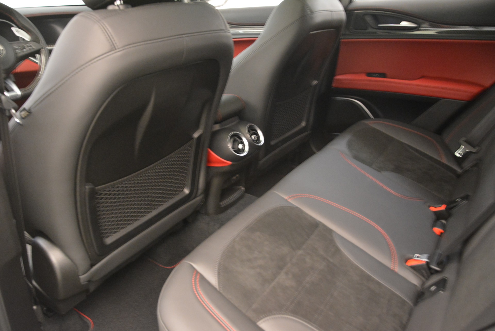 New-2018-Alfa-Romeo-Stelvio-Quadrifoglio