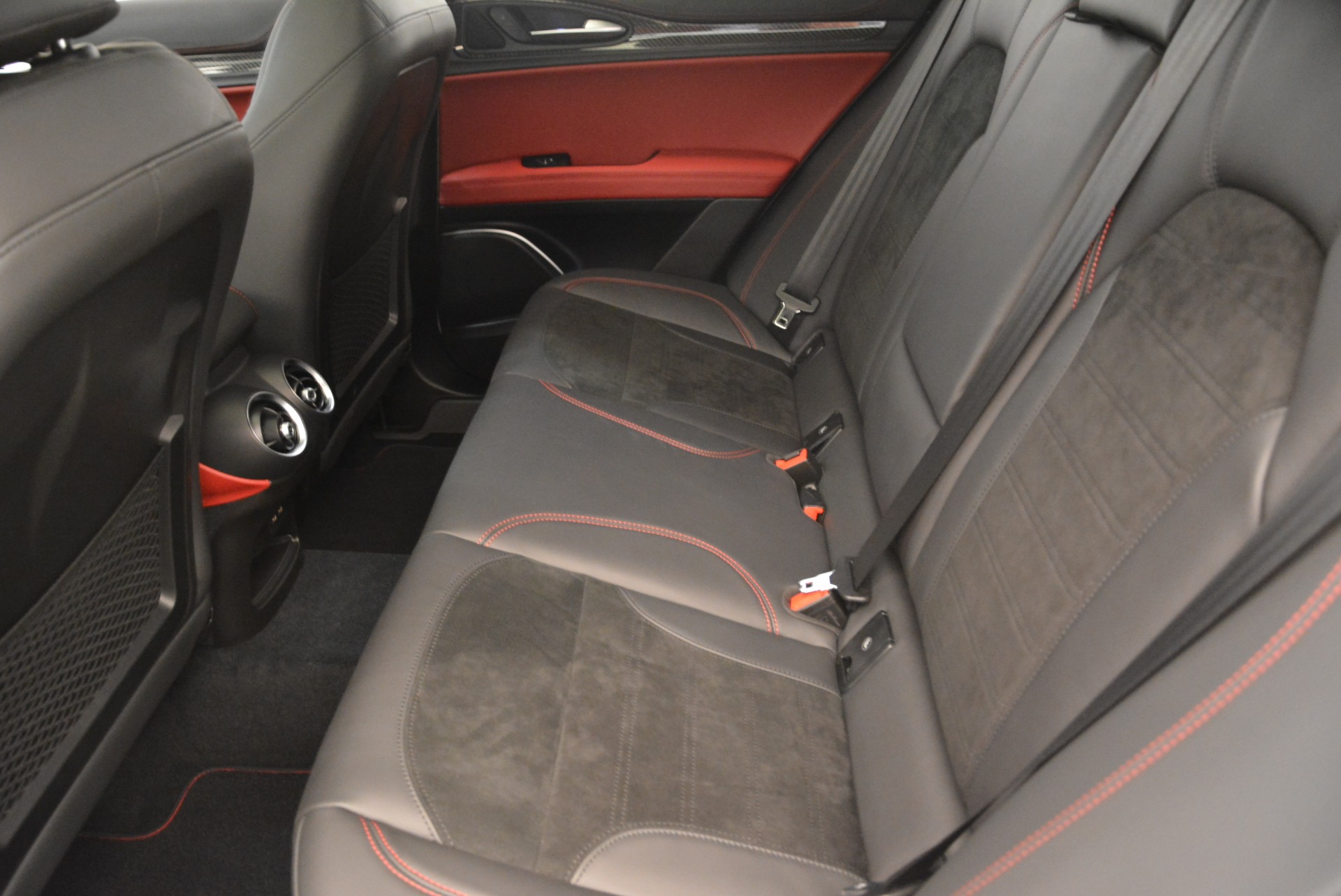 New-2018-Alfa-Romeo-Stelvio-Quadrifoglio