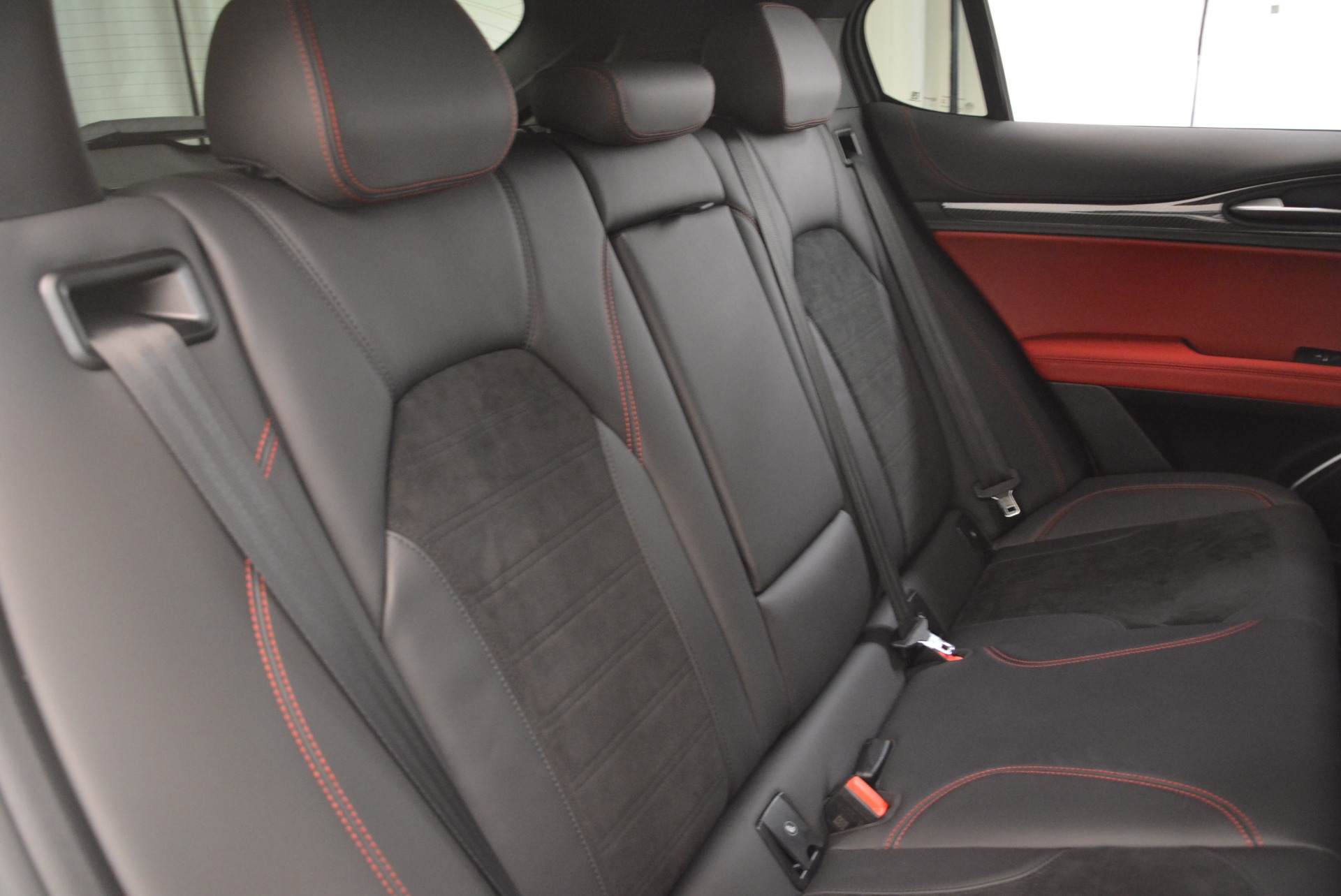 New-2018-Alfa-Romeo-Stelvio-Quadrifoglio