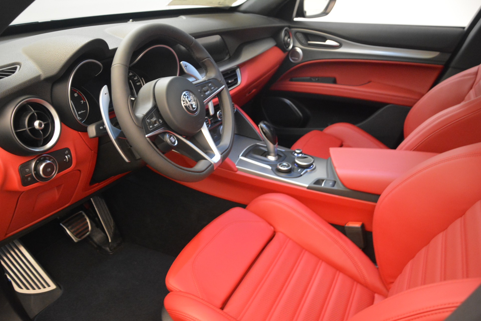 New-2018-Alfa-Romeo-Stelvio-Ti-Sport-Q4