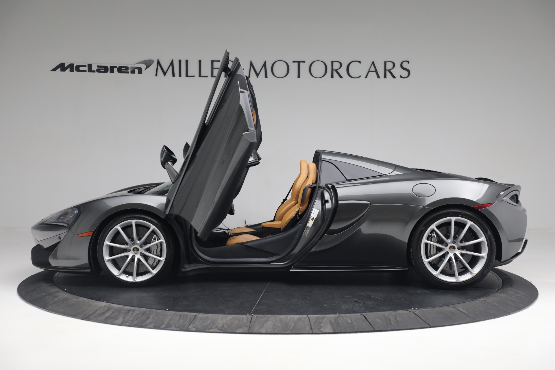 Used-2018-McLaren-570S-Spider