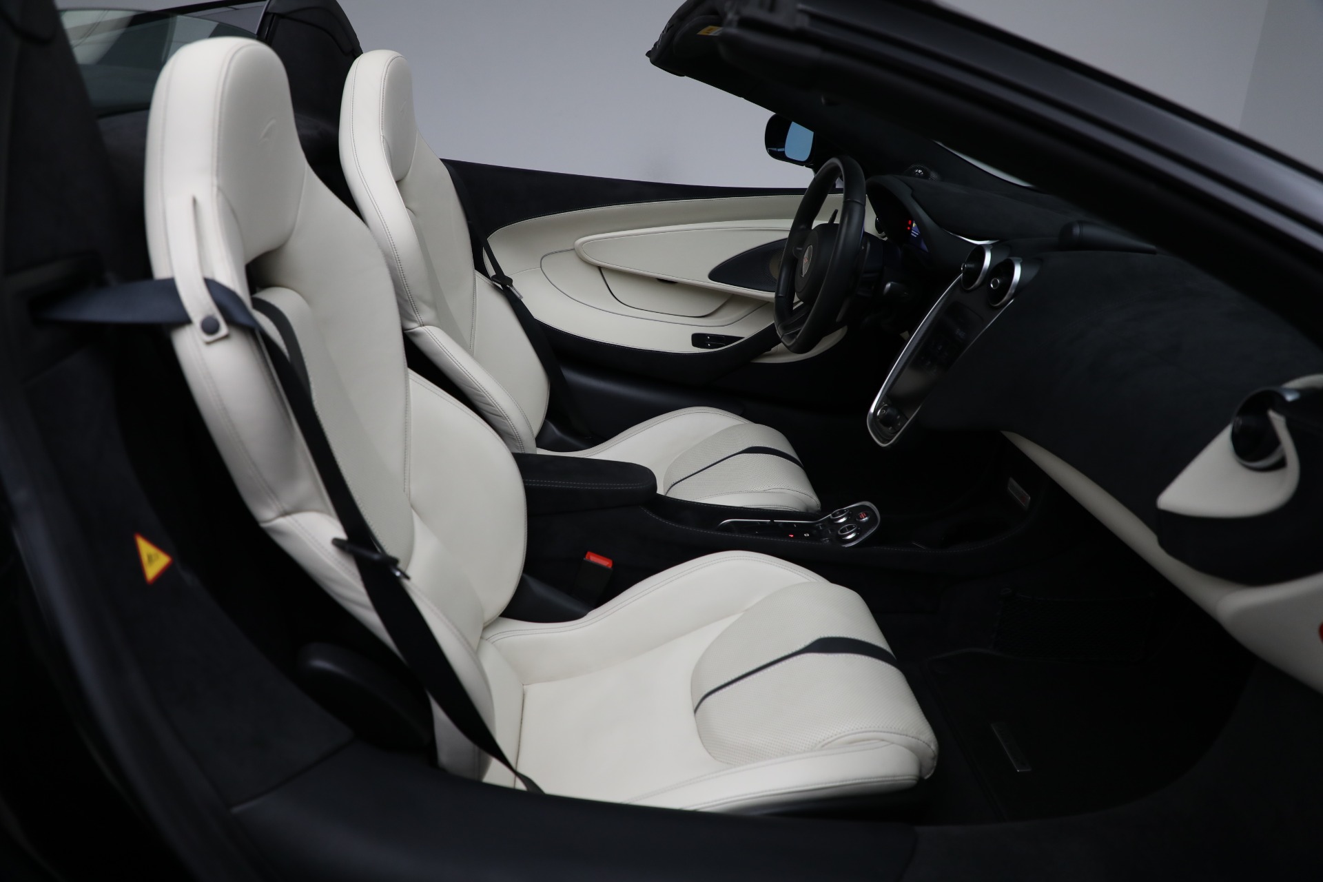 Used-2018-McLaren-570S-Spider