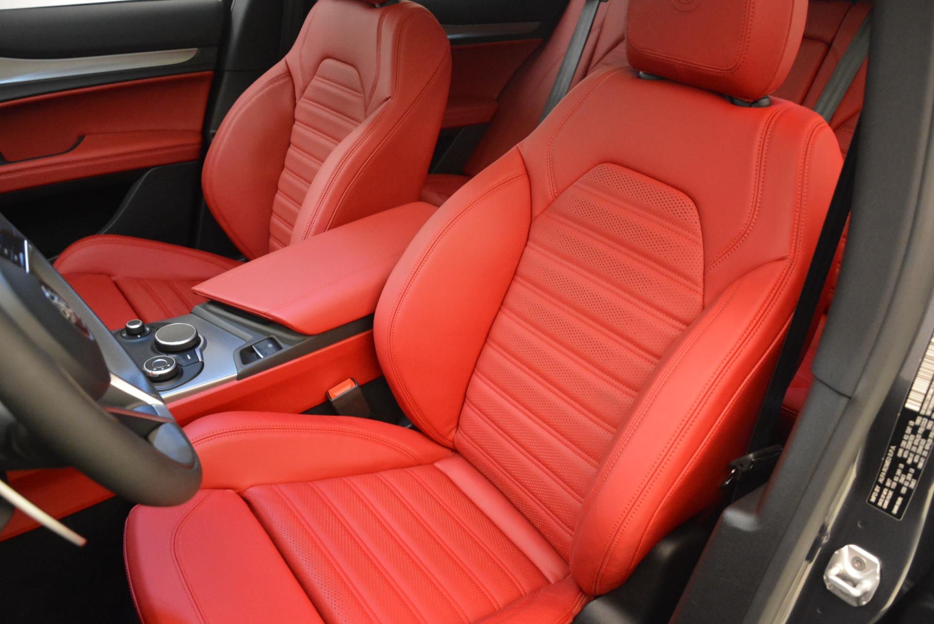 New-2018-Alfa-Romeo-Stelvio-Ti-Sport-Q4