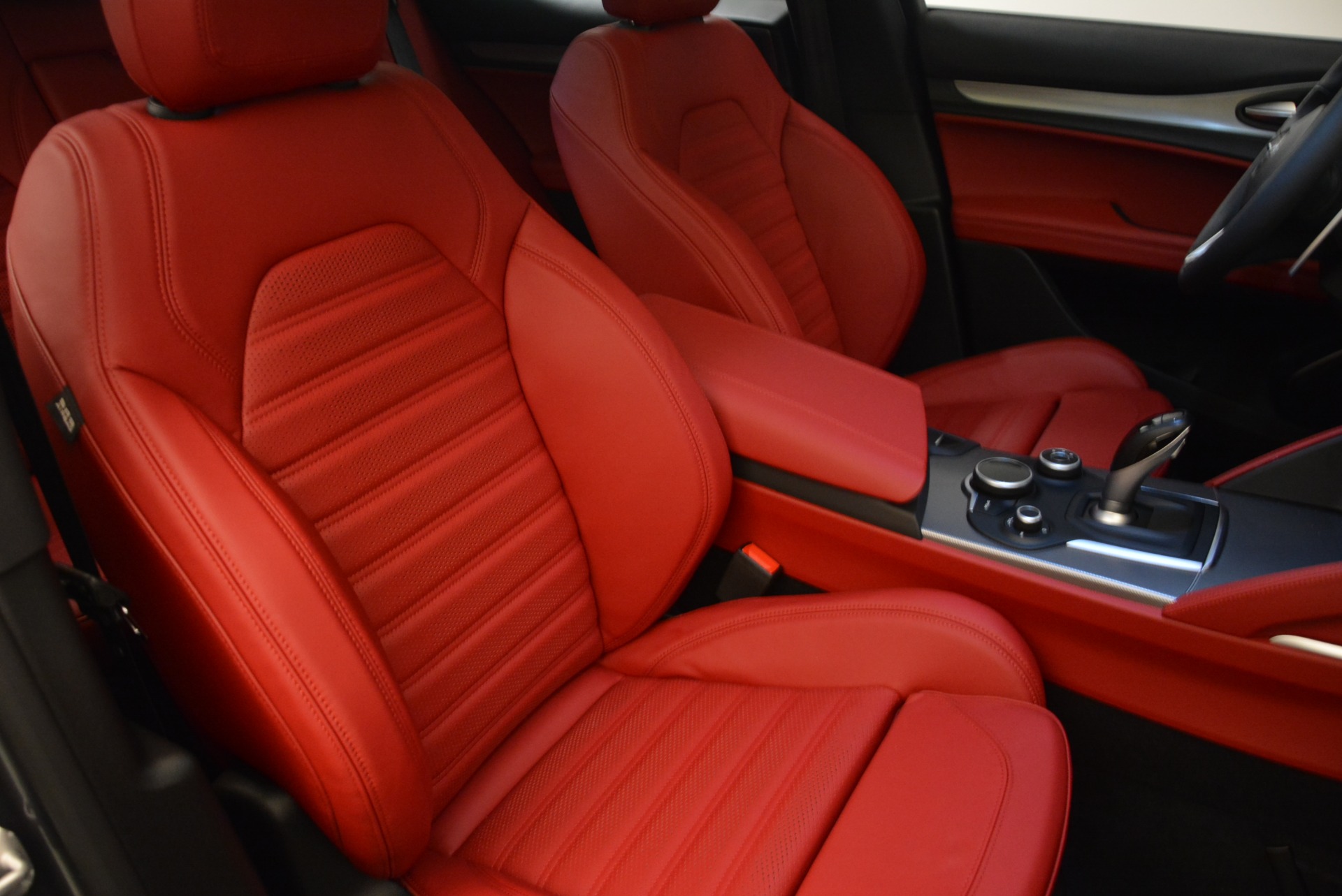 New-2018-Alfa-Romeo-Stelvio-Ti-Sport-Q4