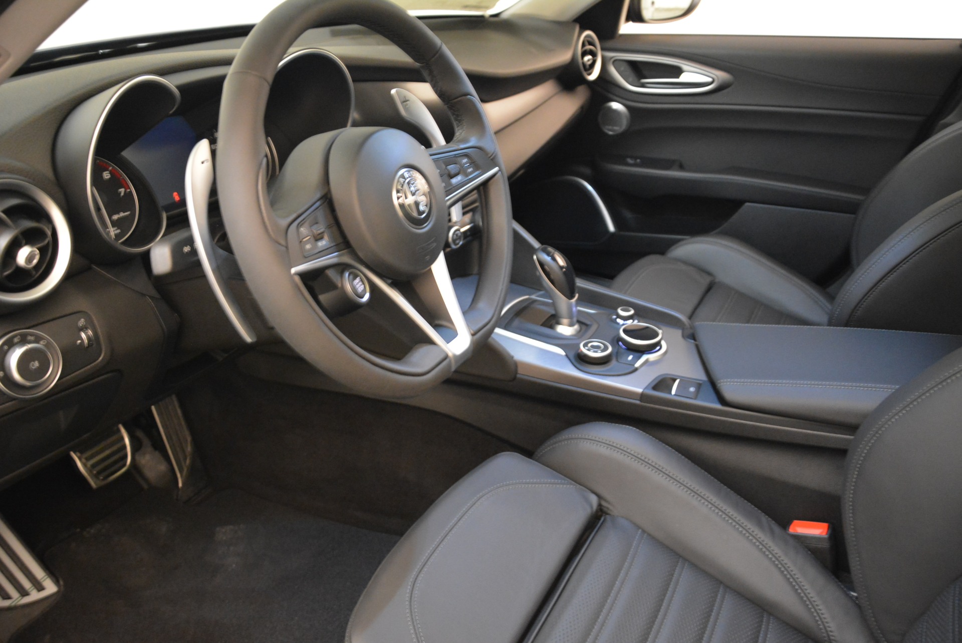 New-2018-Alfa-Romeo-Giulia-Ti-Sport-Q4