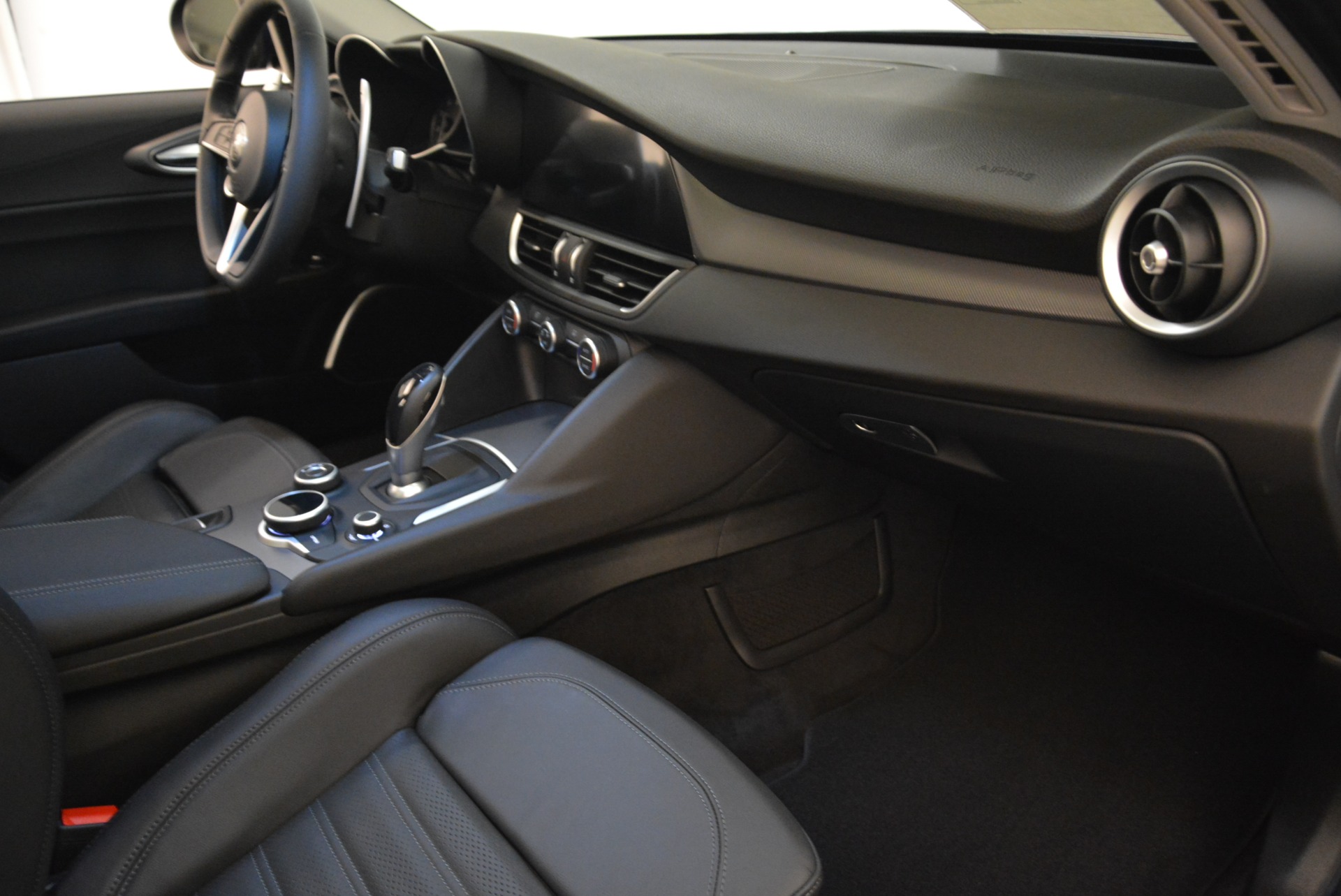 New-2018-Alfa-Romeo-Giulia-Ti-Sport-Q4