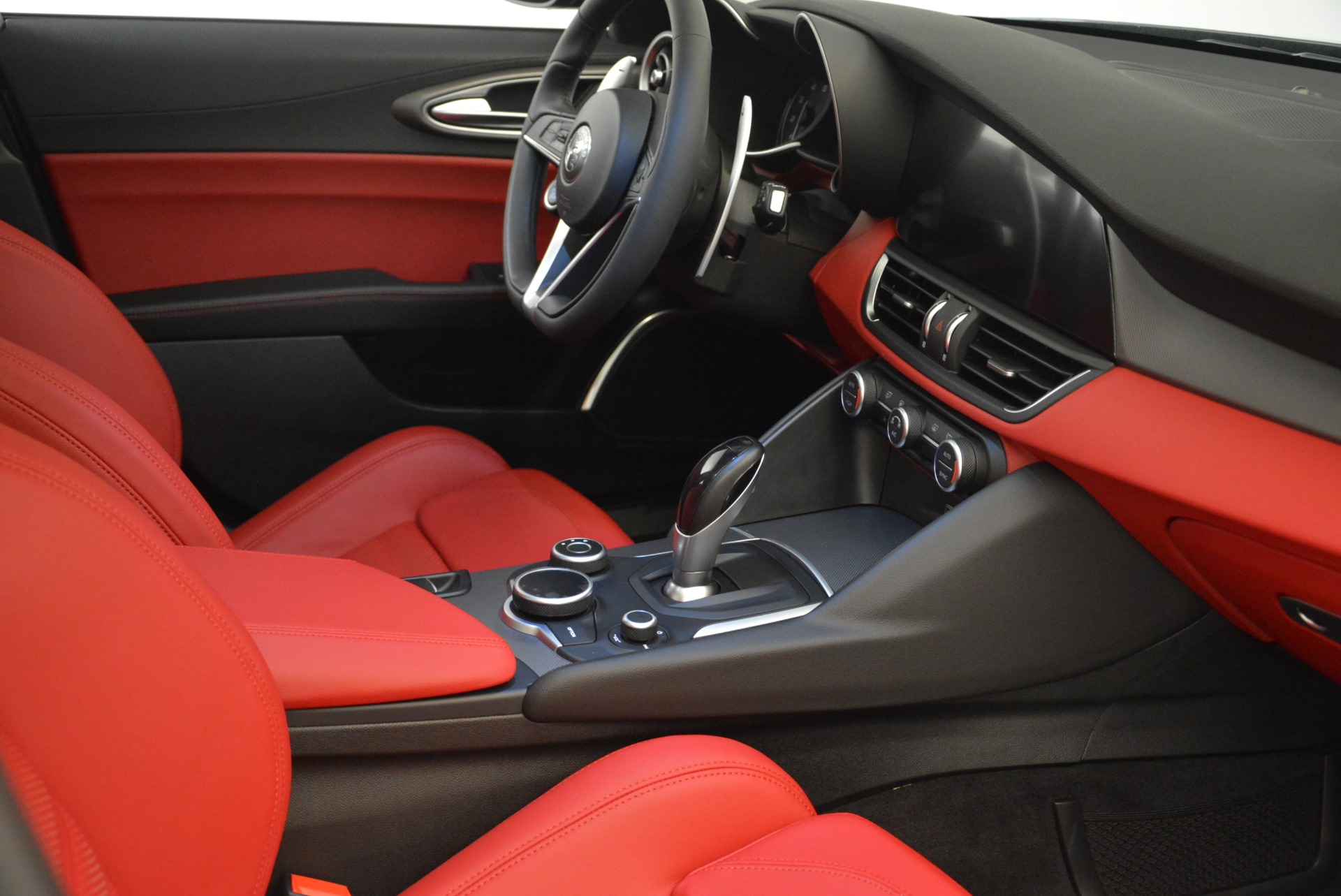 New-2018-Alfa-Romeo-Giulia-Ti-Sport-Q4