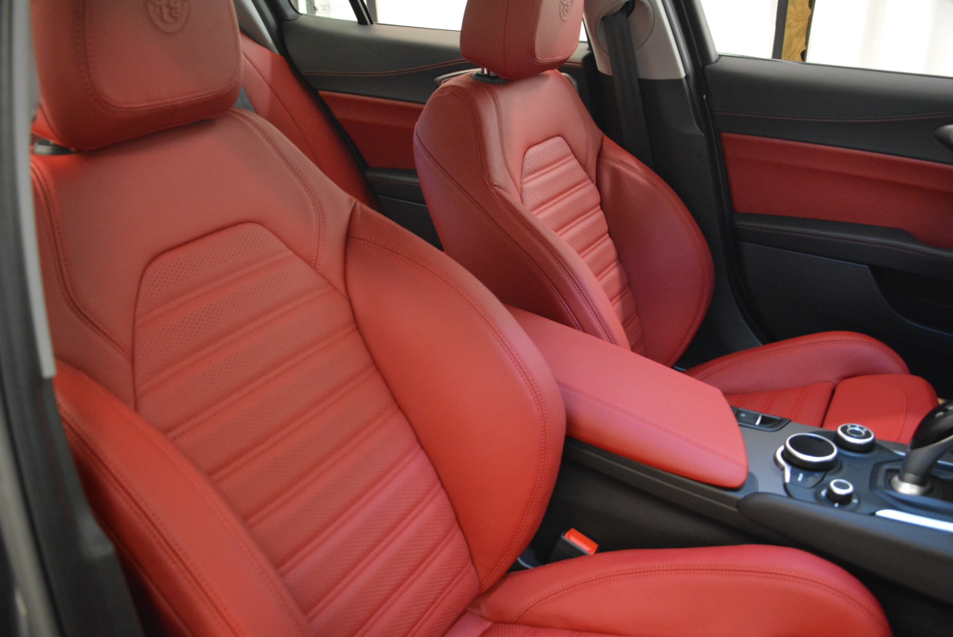 New-2018-Alfa-Romeo-Giulia-Ti-Sport-Q4