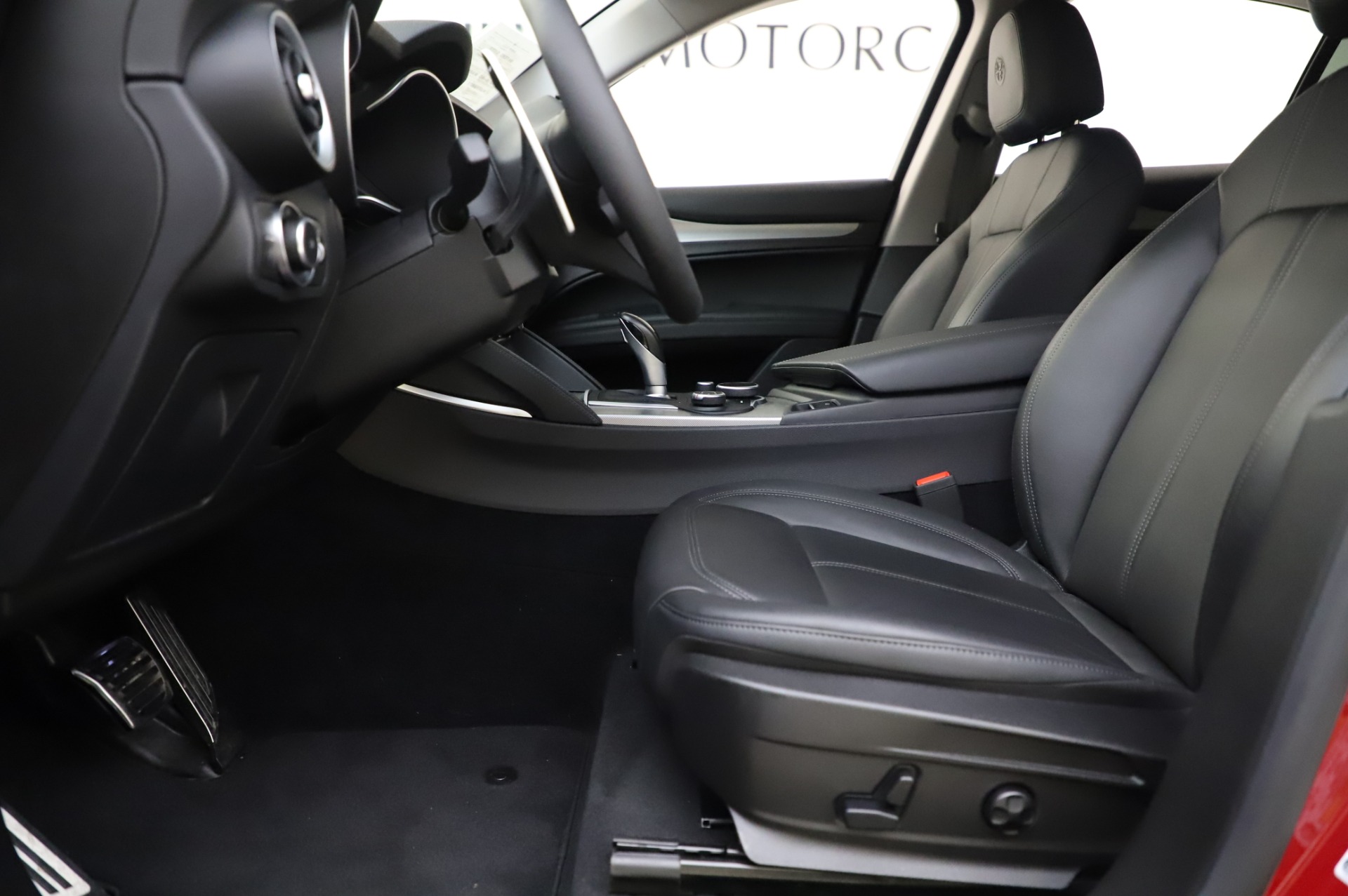 Used-2018-Alfa-Romeo-Stelvio-Sport-Q4