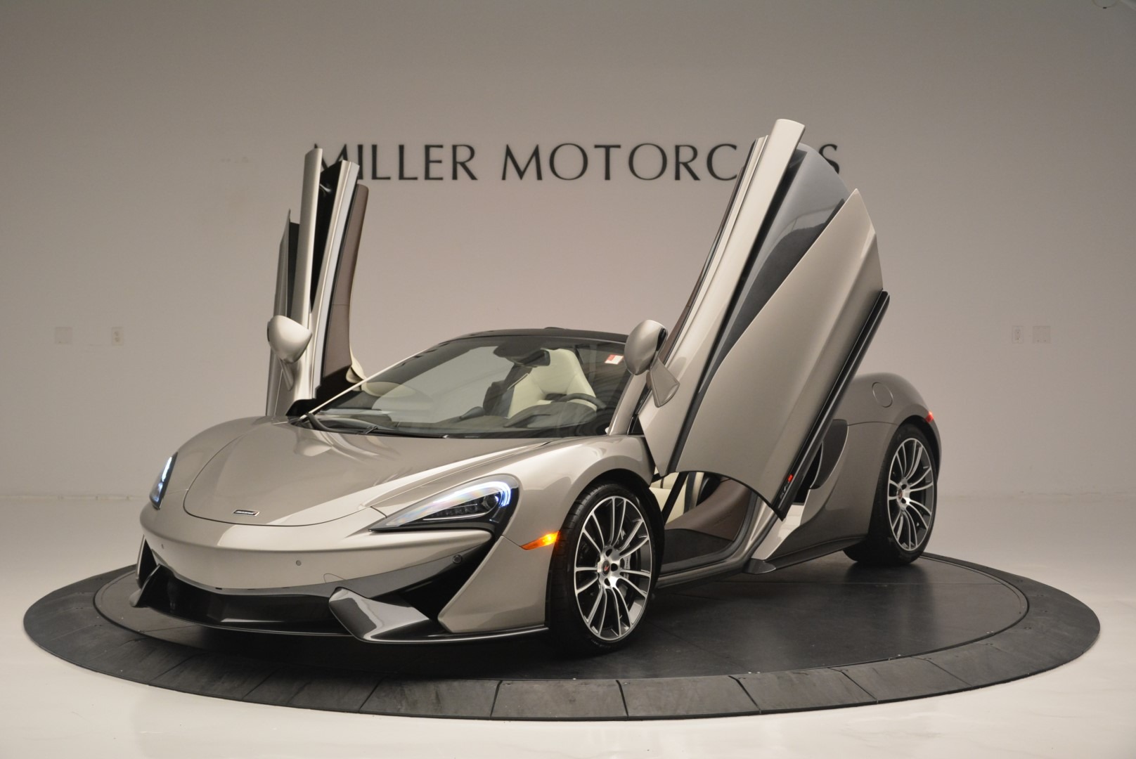 New-2018-McLaren-570S-Spider