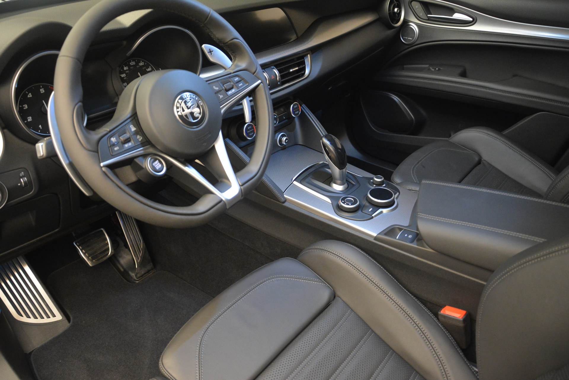 New-2018-Alfa-Romeo-Stelvio-Ti-Sport-Q4