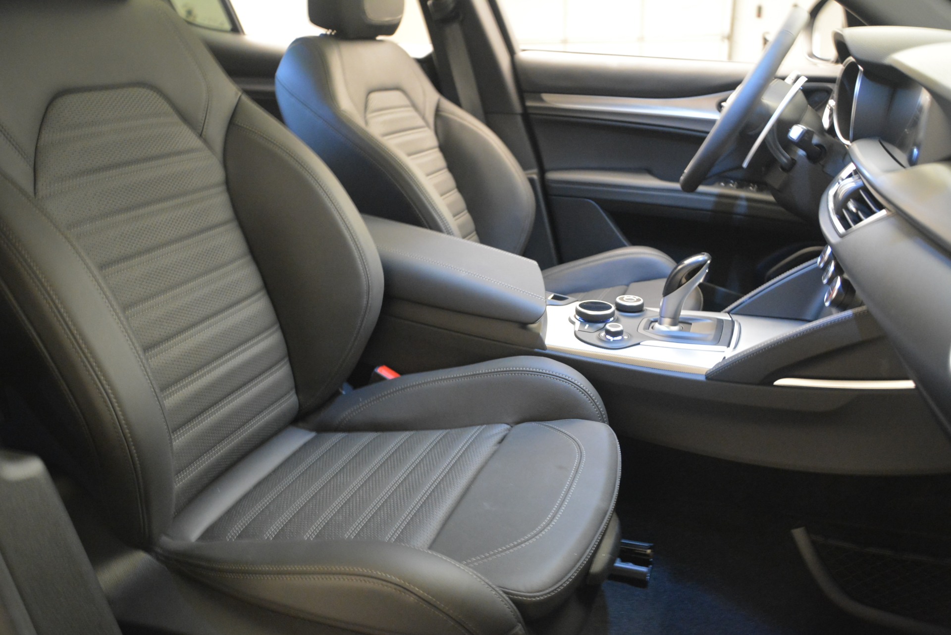 New-2018-Alfa-Romeo-Stelvio-Ti-Sport-Q4