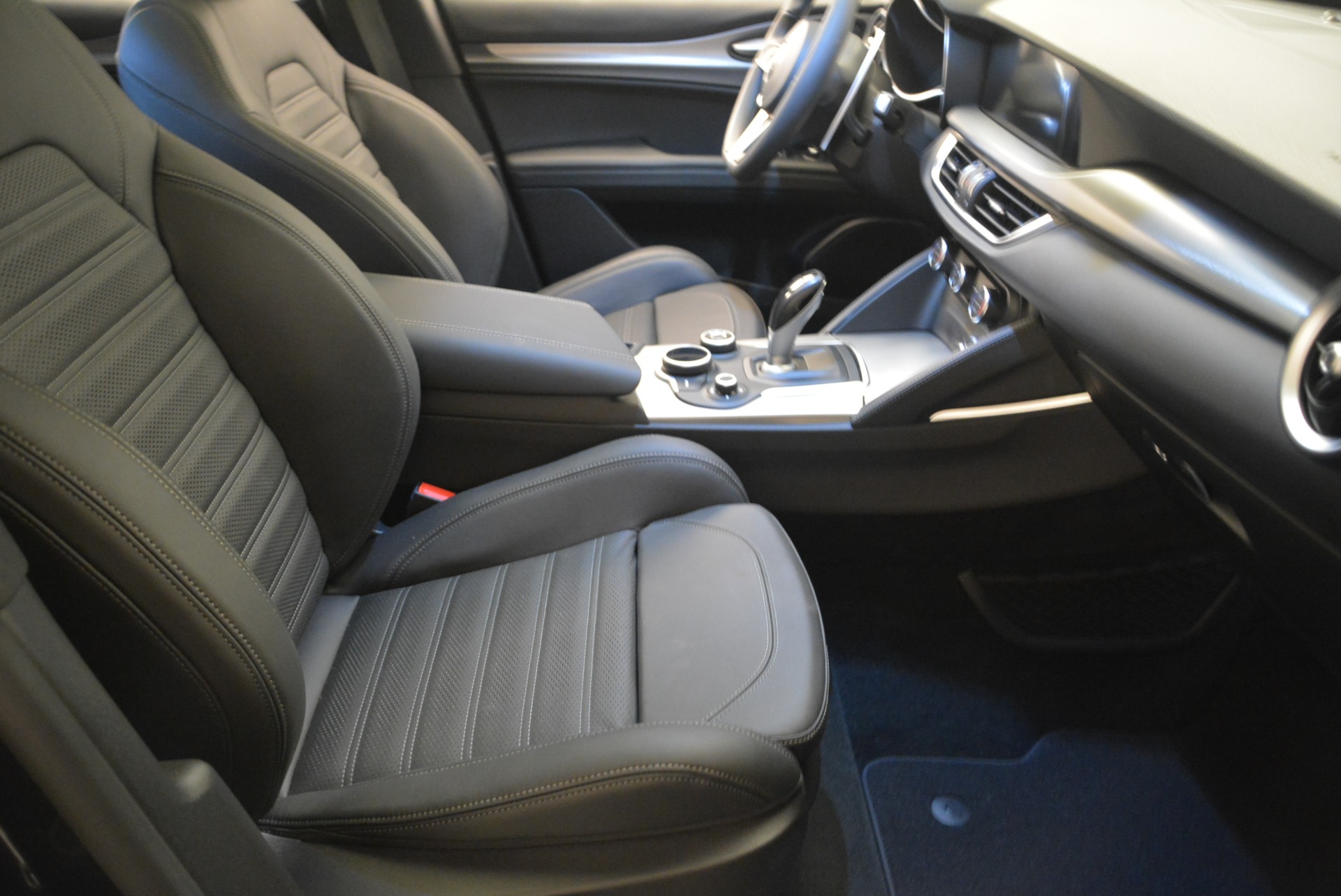 New-2018-Alfa-Romeo-Stelvio-Ti-Sport-Q4