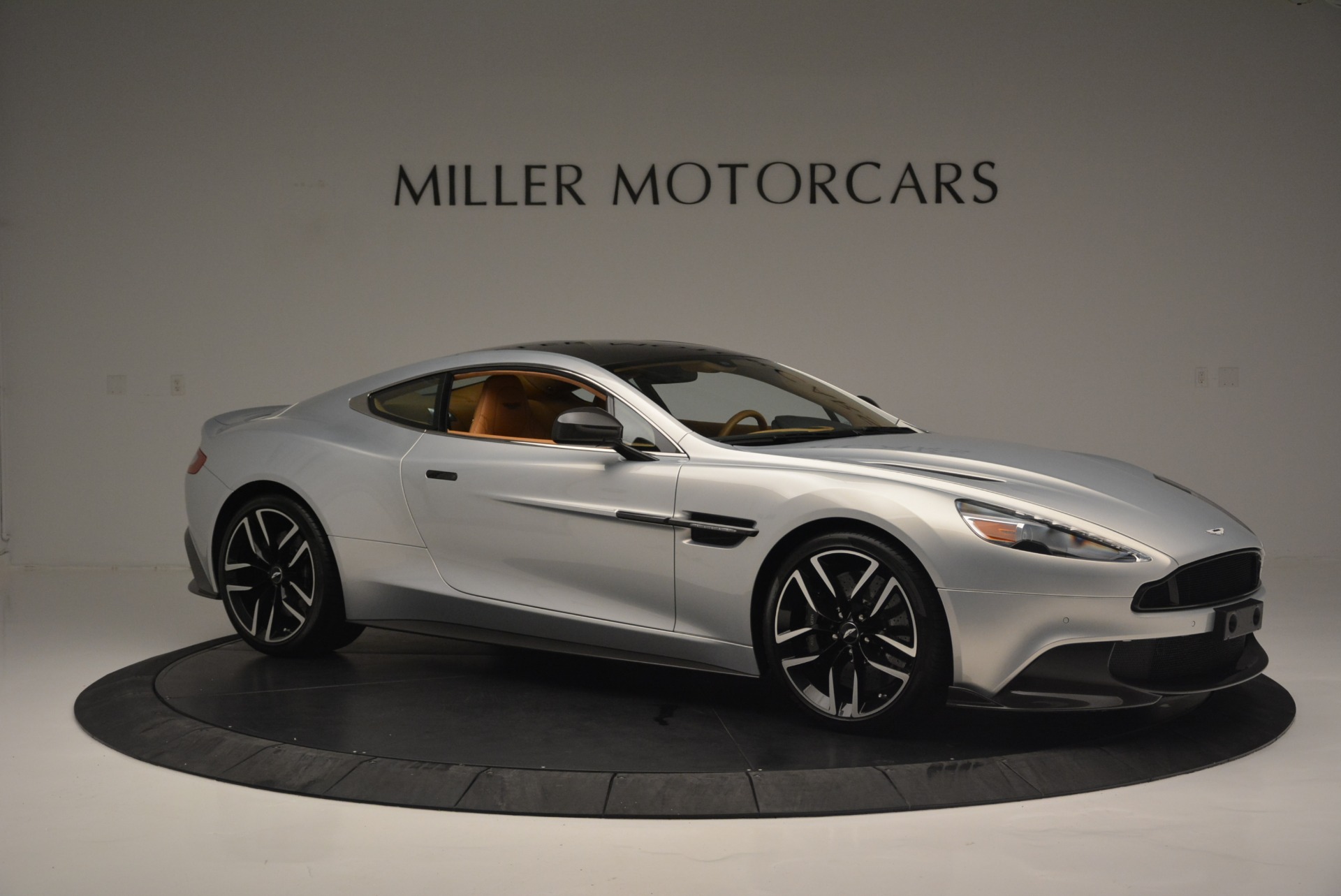 Used-2018-Aston-Martin-Vanquish-S-Coupe